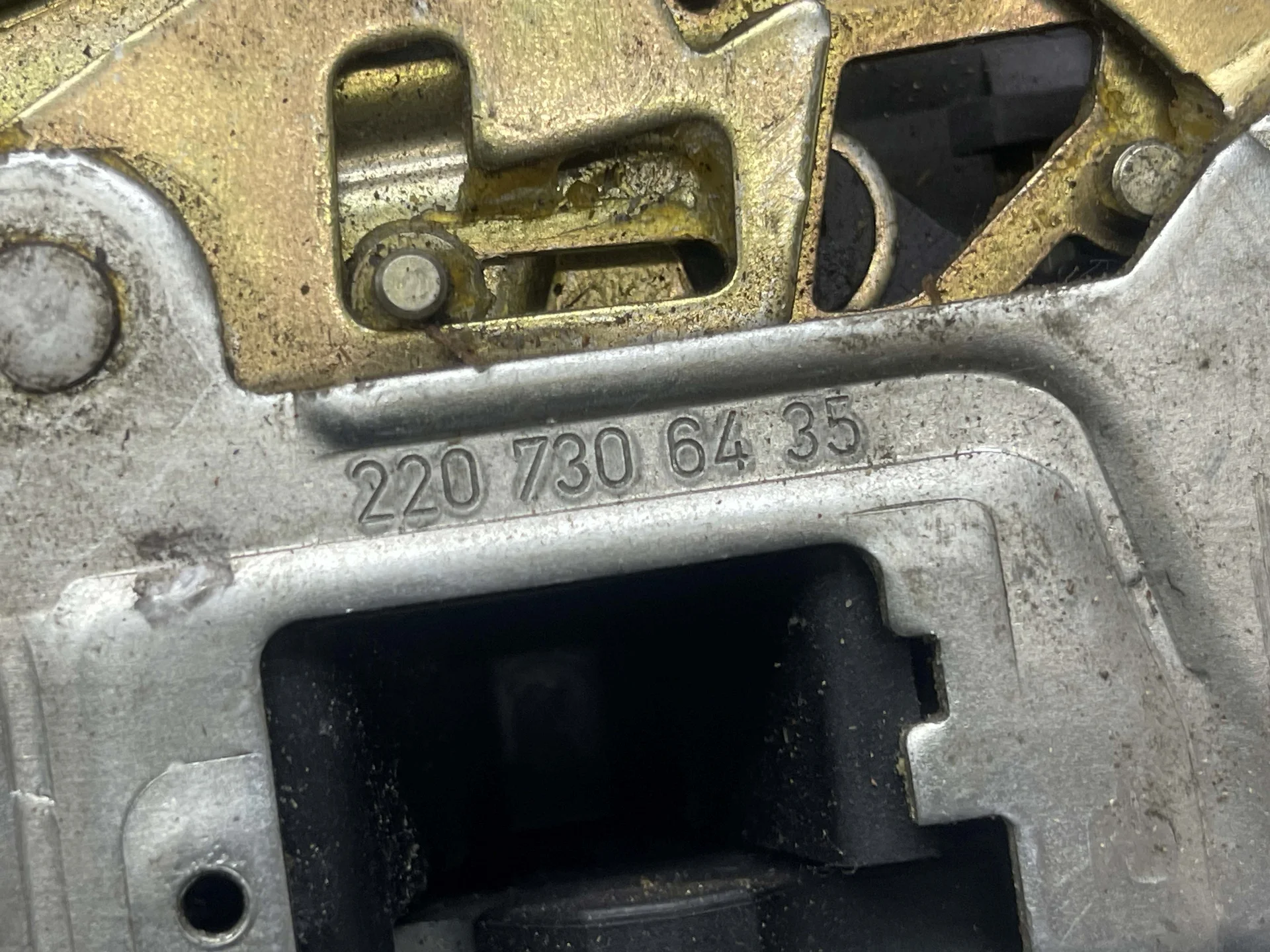 Замок двери задней правой Mercedes-Benz W220 A2207306435 - миниатюра 2