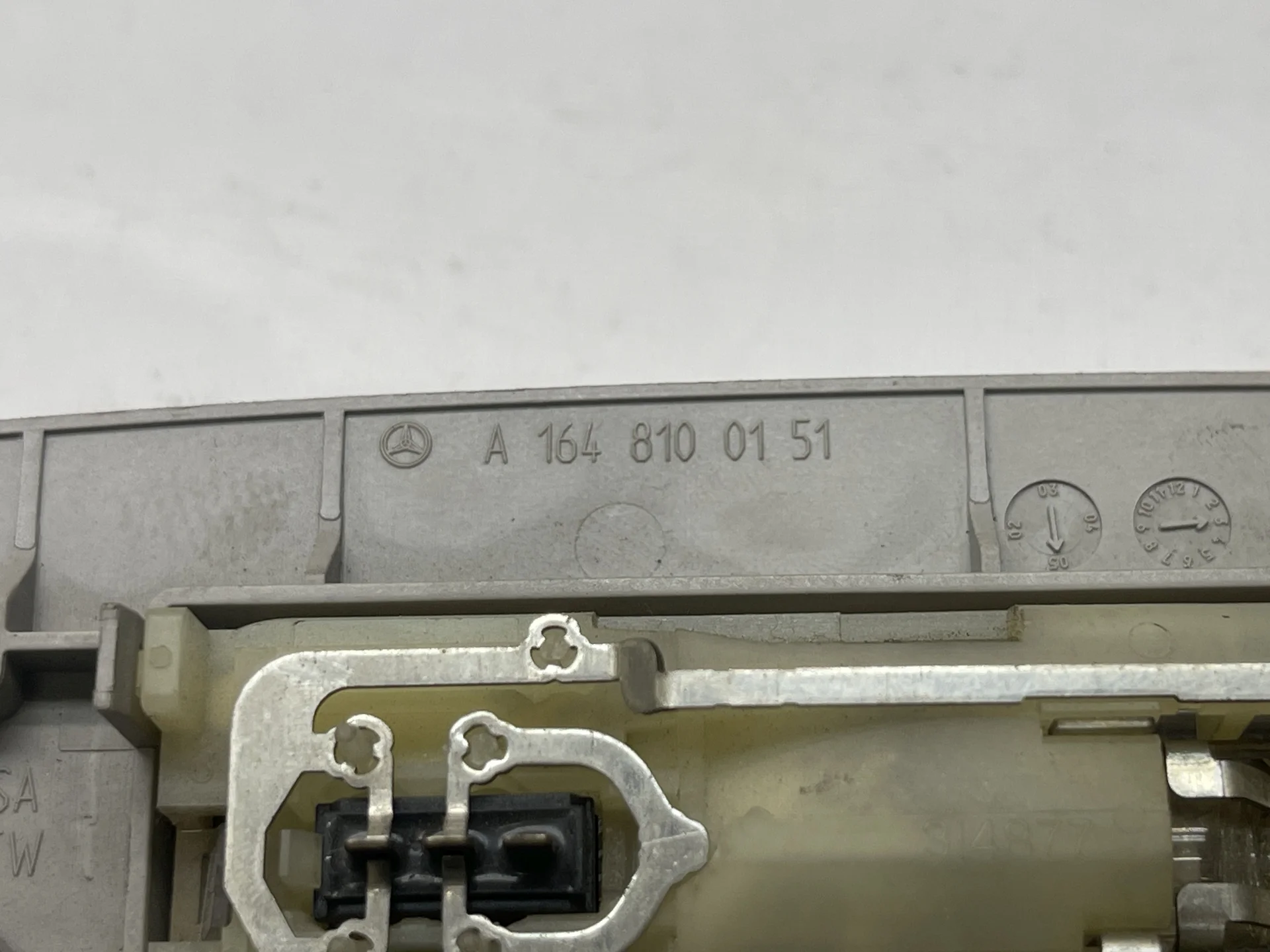 Поручень потолочный задний левый Mercedes-Benz W164 A1648100151 - миниатюра 2
