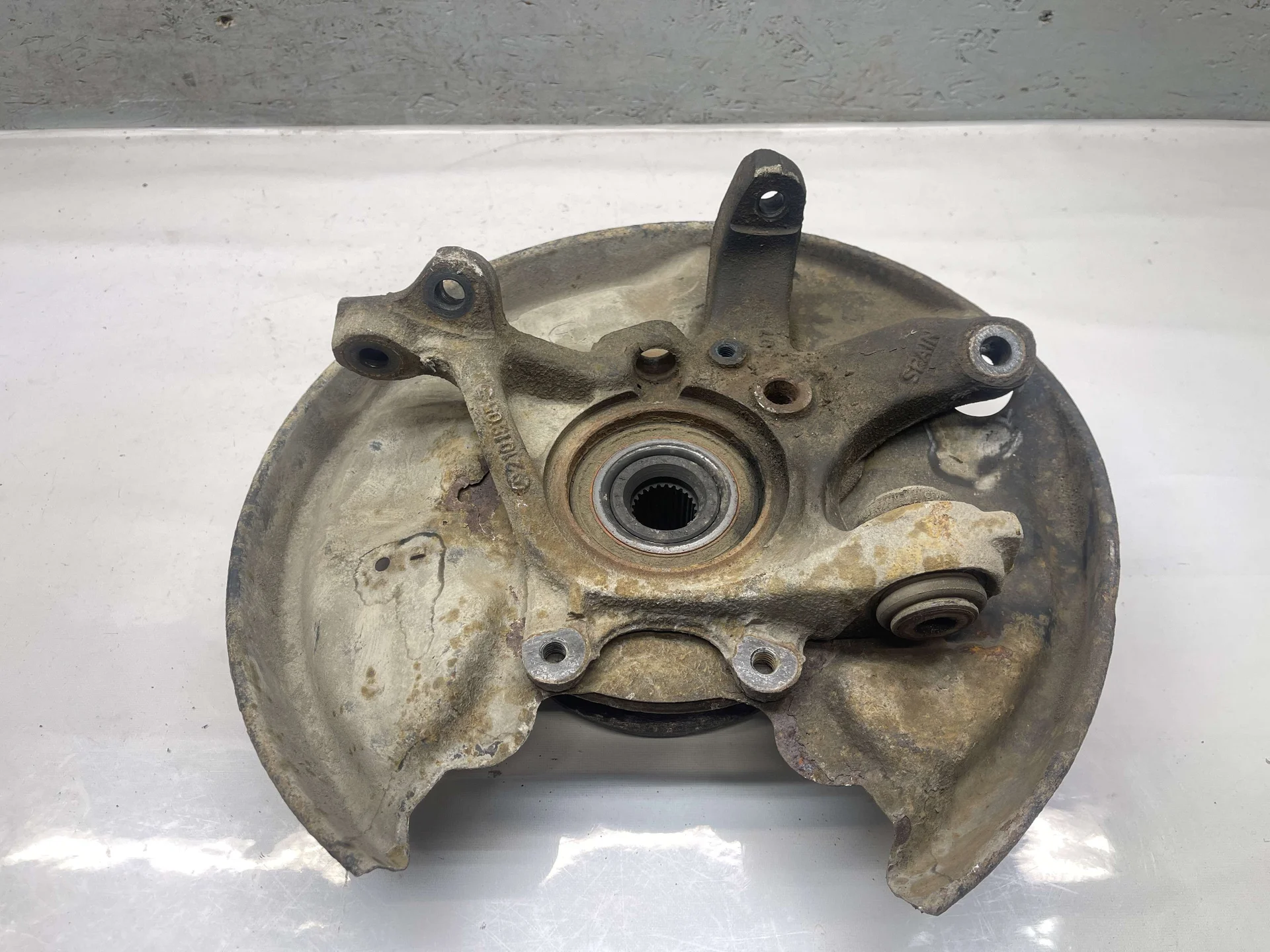 Кулак задний левый Mercedes-Benz W210 112 A2103509108 - миниатюра 2