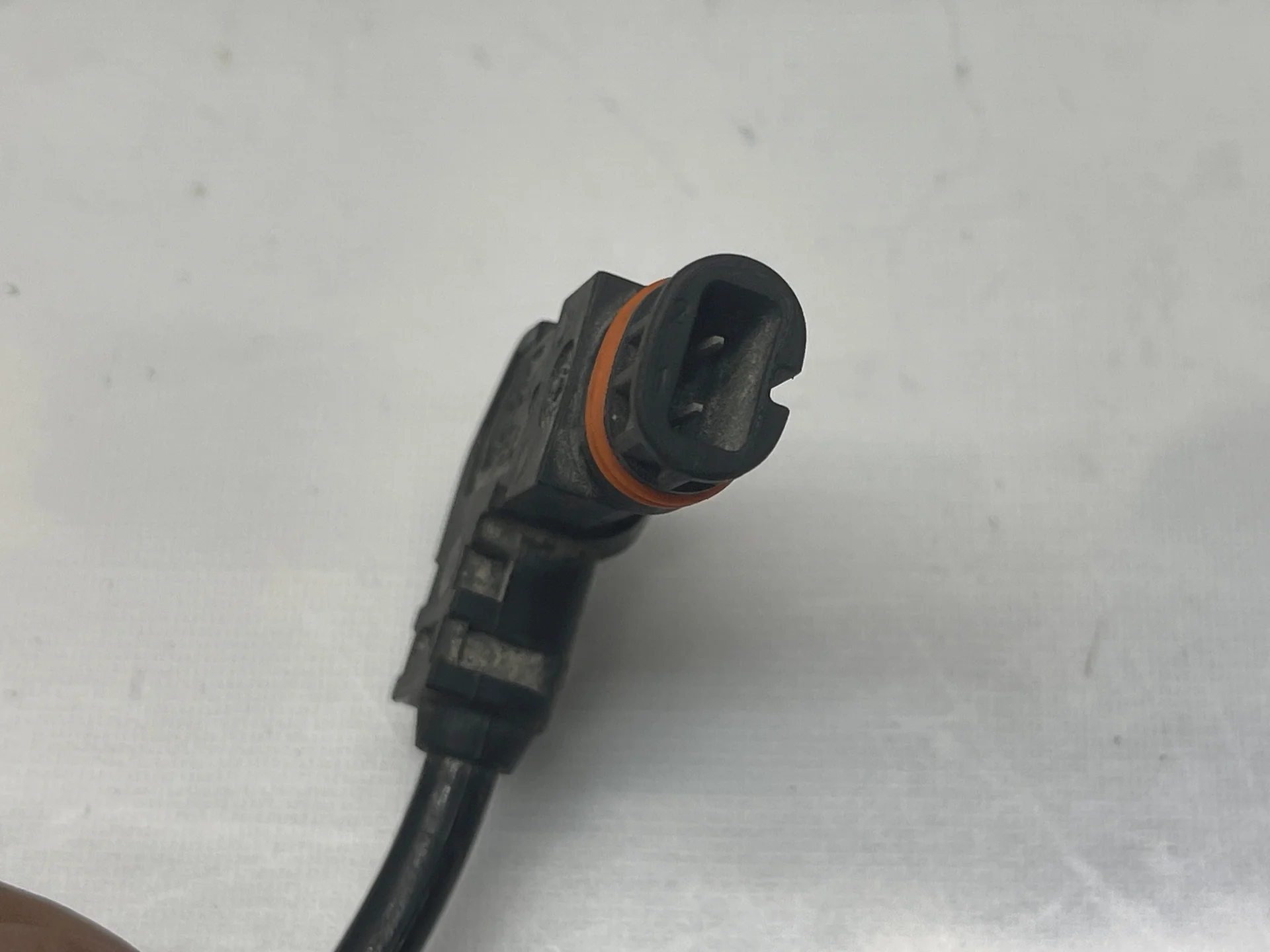 Датчик ABS передний Mercedes-Benz W221 A2215401217 - миниатюра 2