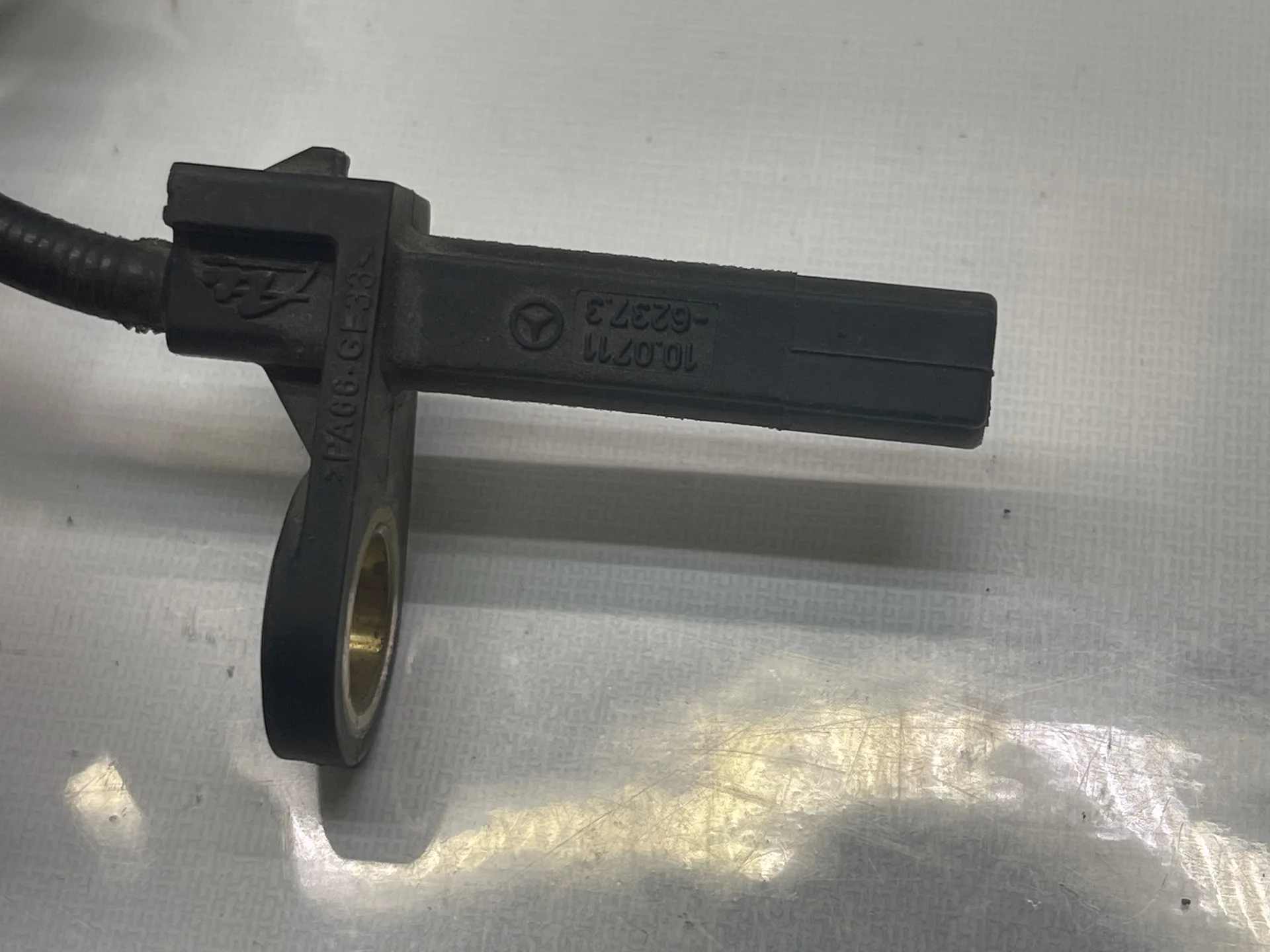 Датчик ABS передний Mercedes-Benz W221 A2215401217 - миниатюра 3