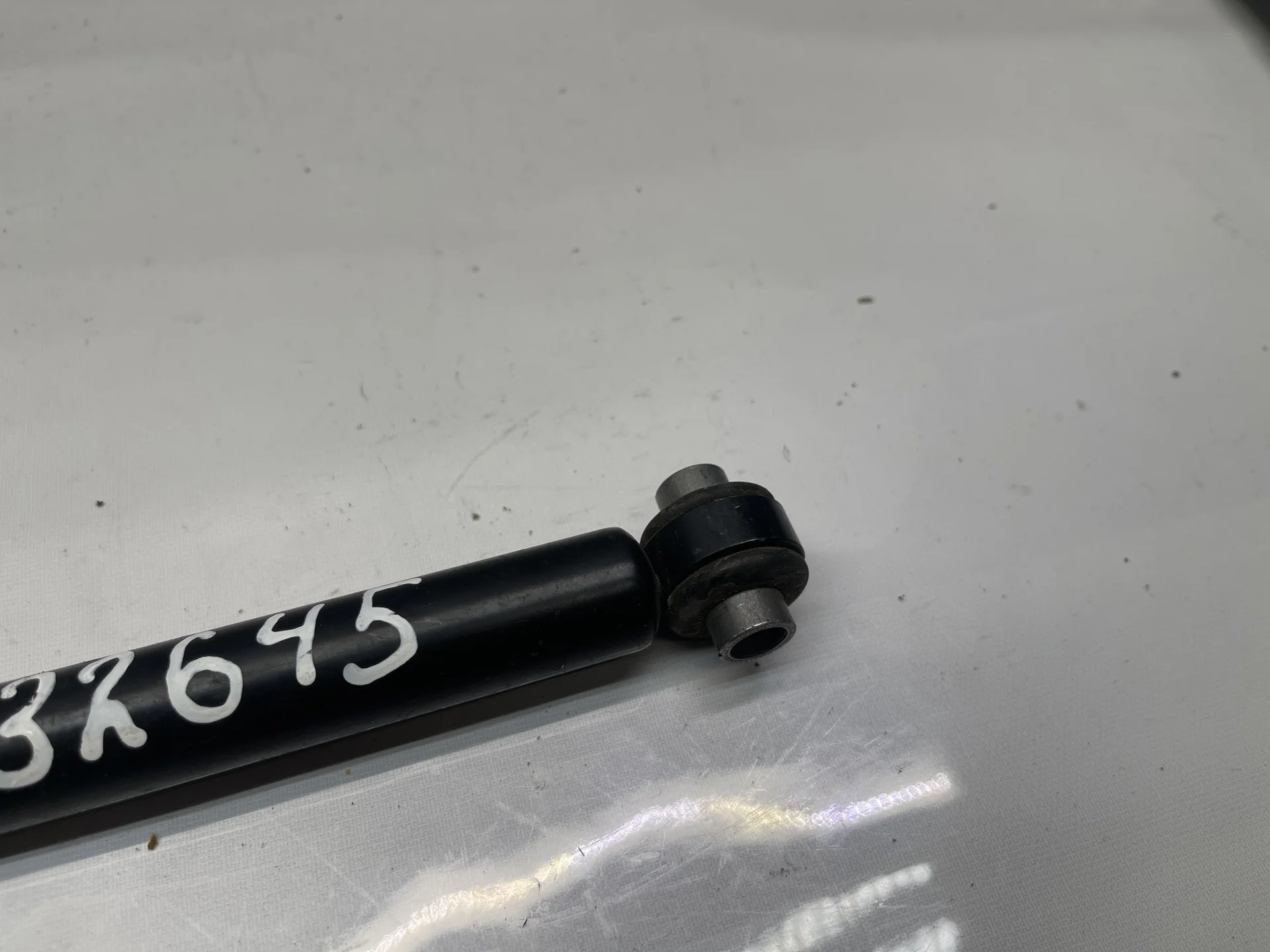 Ограничитель двери передний Mercedes-Benz W221  A2217200716 - миниатюра 2