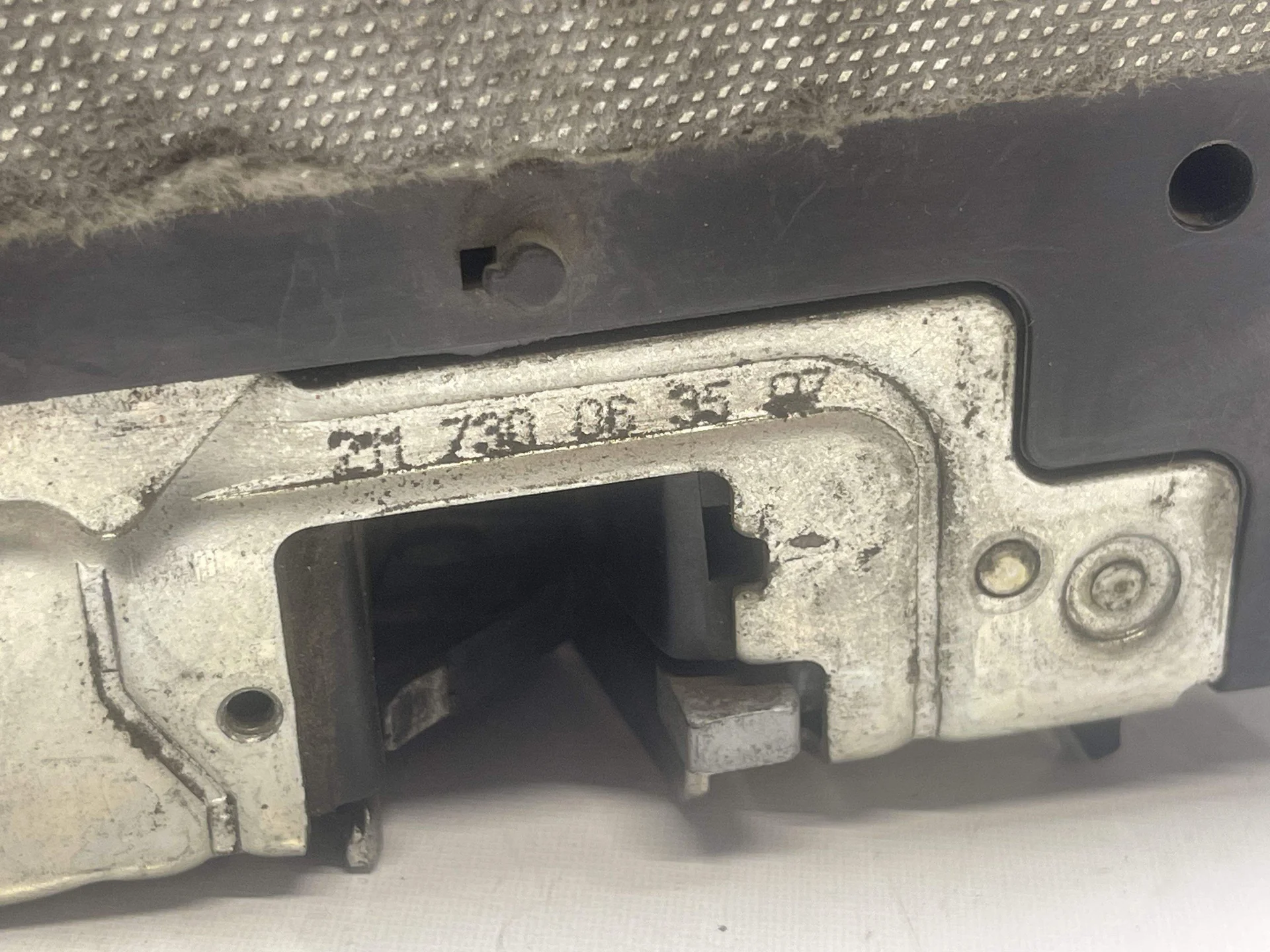 Замок двери задней правой Mercedes-Benz W211 A2117300635 - миниатюра 2