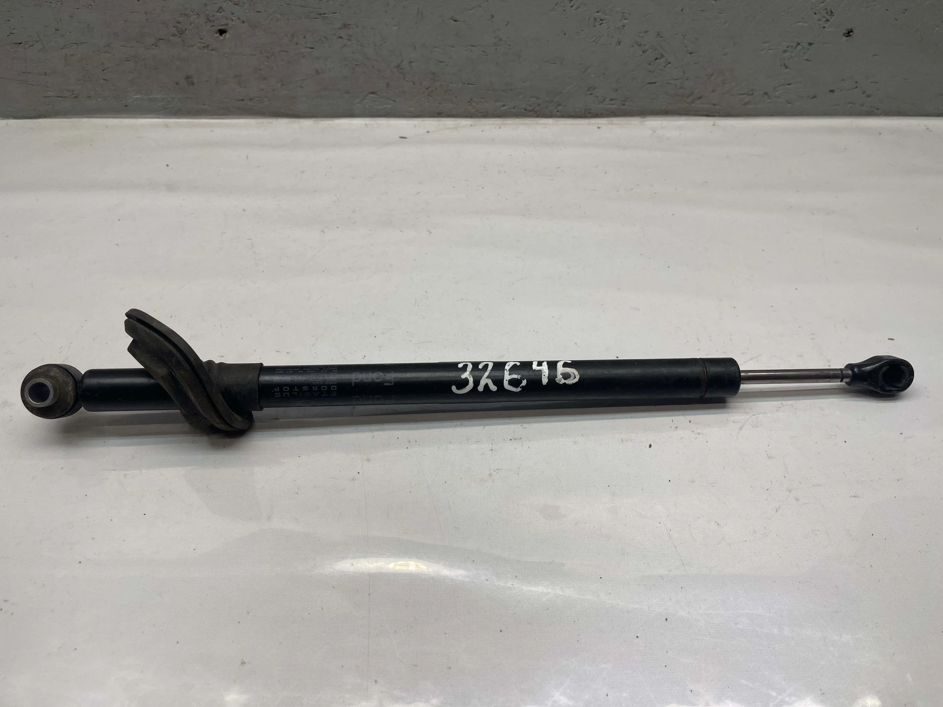 Ограничитель двери задний Mercedes-Benz W221 A2217300516 - изображение 1