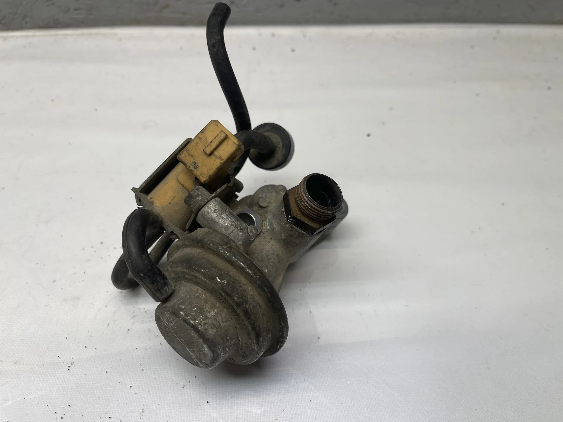 Клапан ЕГР Mercedes-Benz W211 112 A1121400060 - миниатюра 2