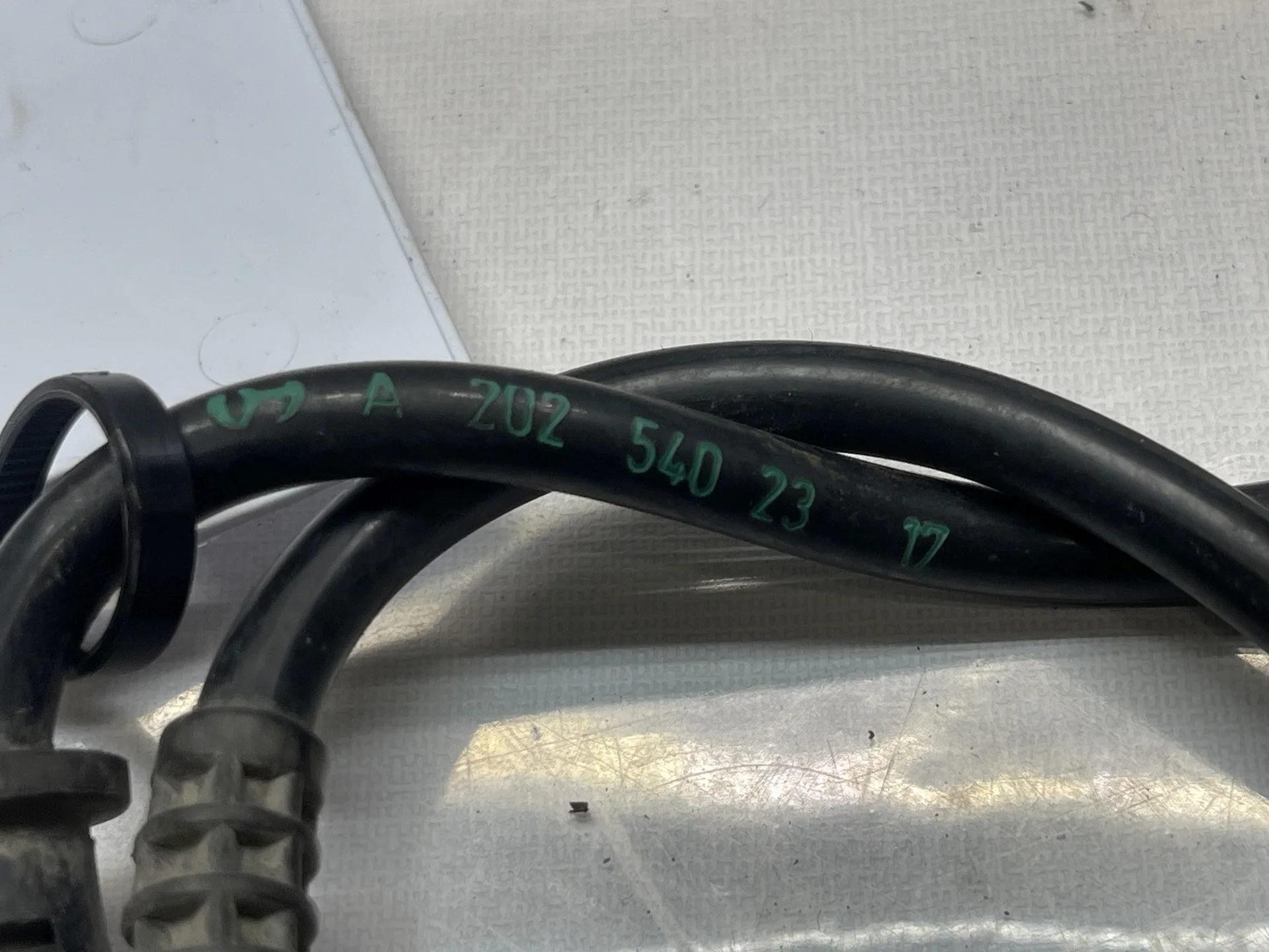 Датчик ABS передний левый Mercedes-Benz W202  A2025402317 - миниатюра 4