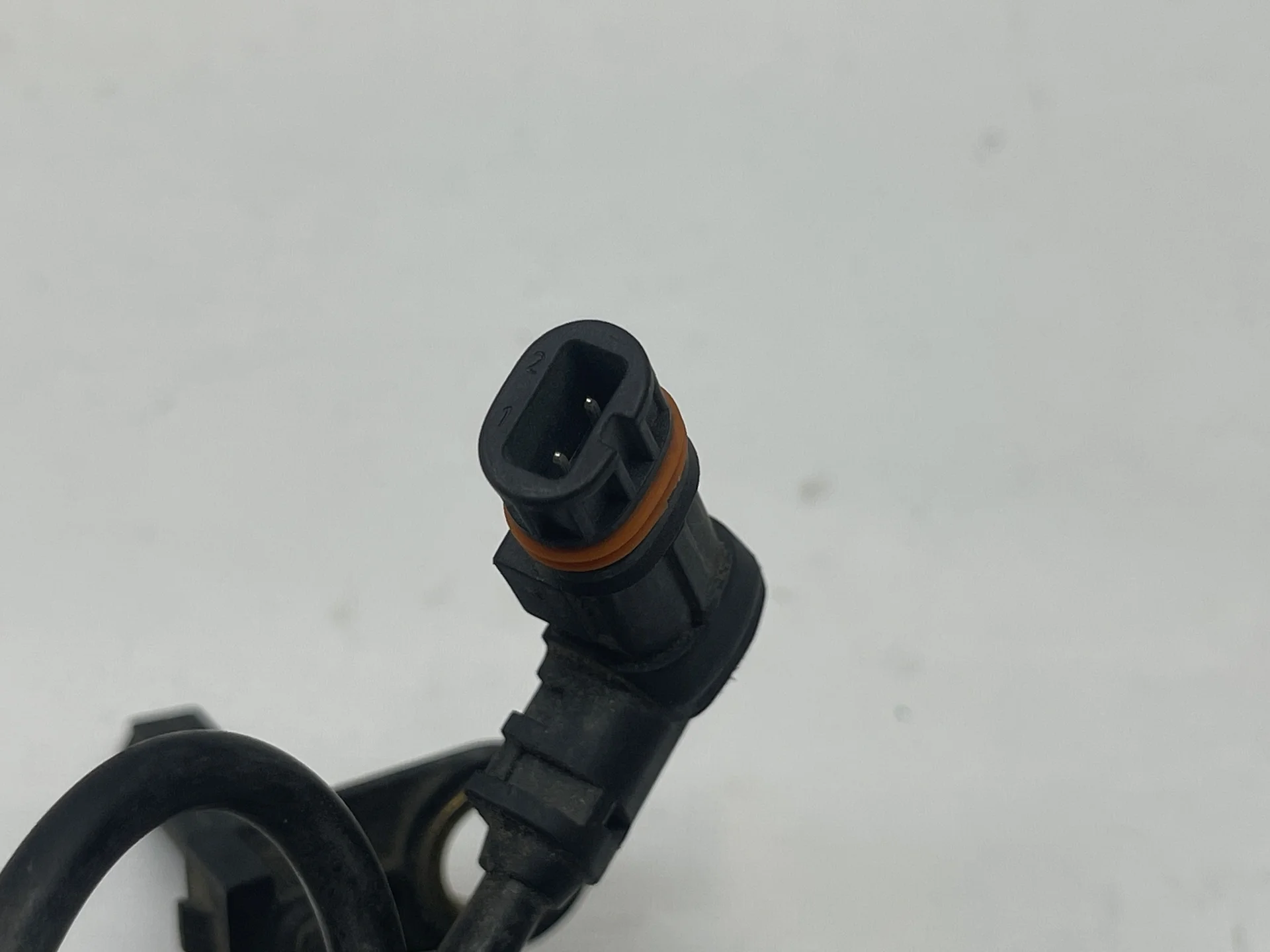 Датчик ABS передний Mercedes-Benz W221 A2215401217 - миниатюра 2