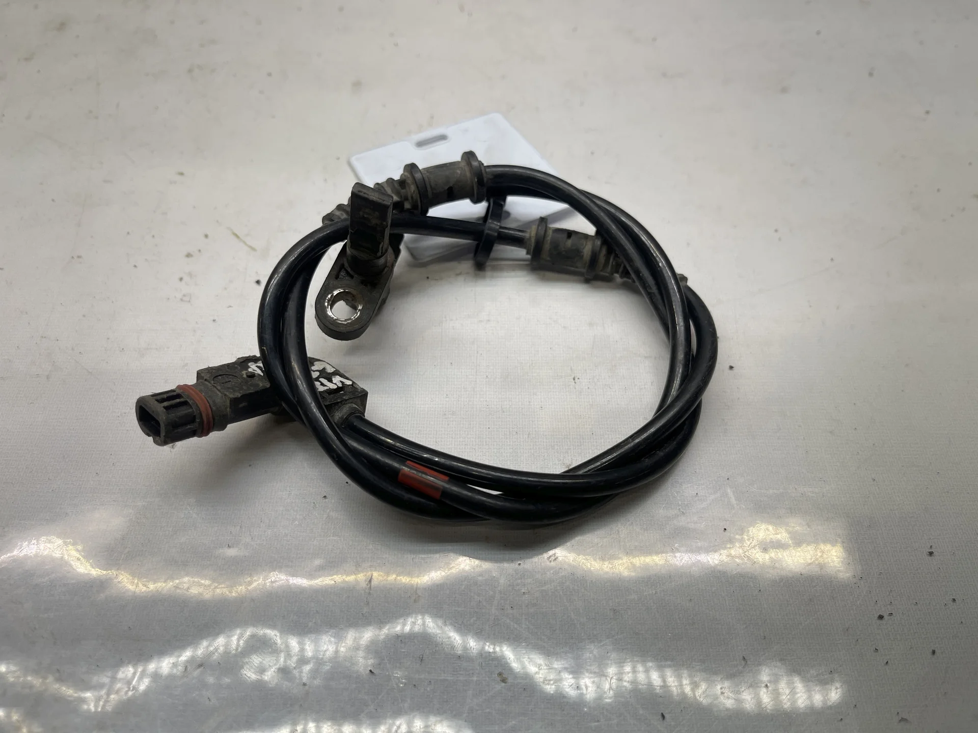 Датчик ABS передний Mercedes-Benz W639 A6395401017 - изображение 1