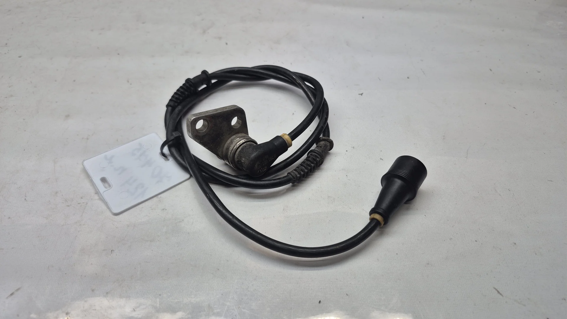 Датчик ABS передний левый Mercedes-Benz W124 A1245401617 - изображение 1
