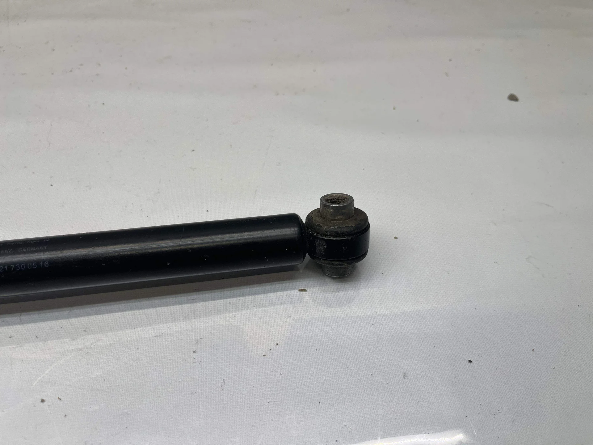 Ограничитель двери задний Mercedes-Benz W221  A2217300516 - миниатюра 2