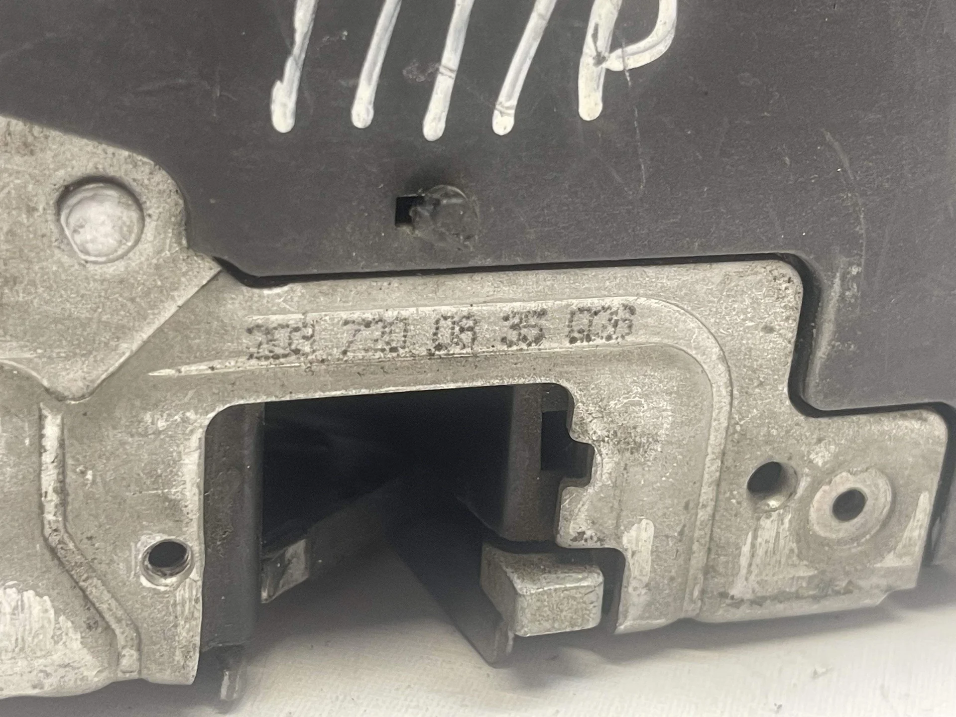 Замок двери передней правой Mercedes-Benz W203  A2037200835 - миниатюра 2