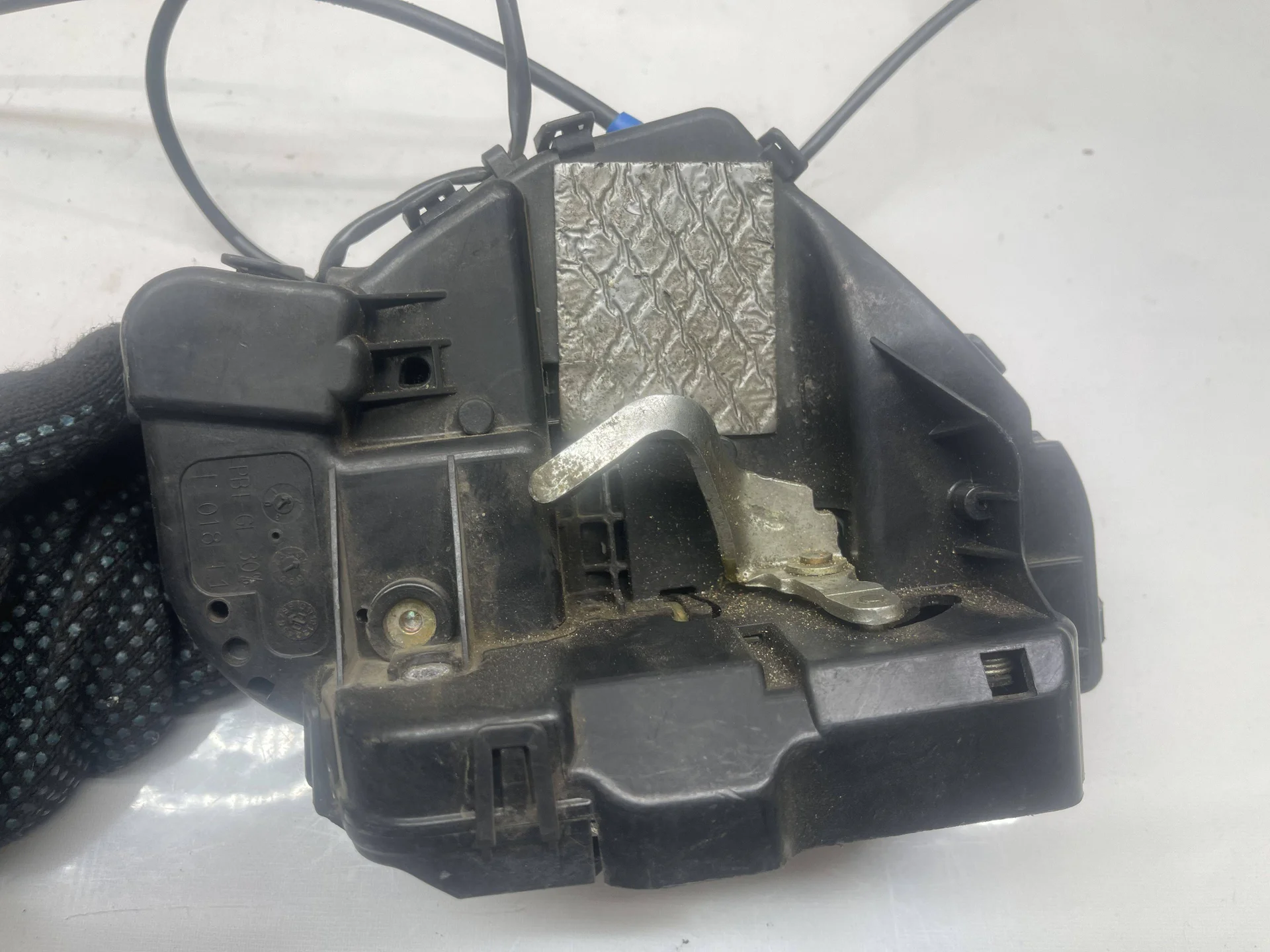 Замок двери задней левой Mercedes-Benz C219  A2197300135 - миниатюра 4