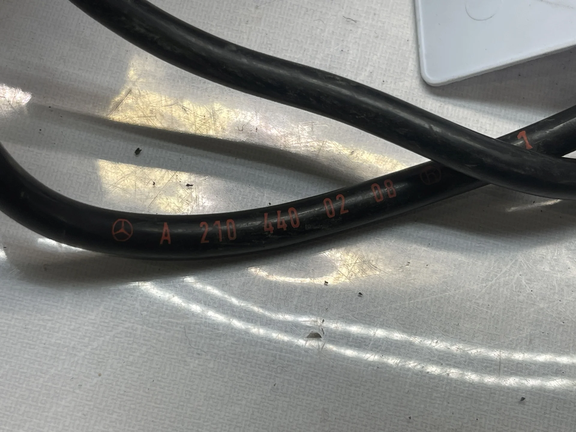 Проводка датчика износа передних колодок Mercedes-Benz W210 A2104400208 - миниатюра 4