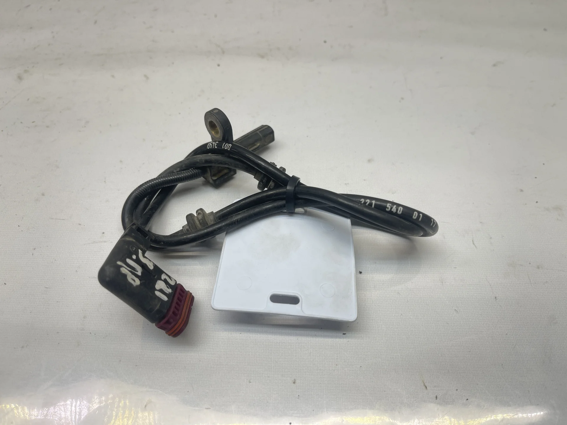 Датчик ABS задний Mercedes-Benz W221 A2215400117 - изображение 1
