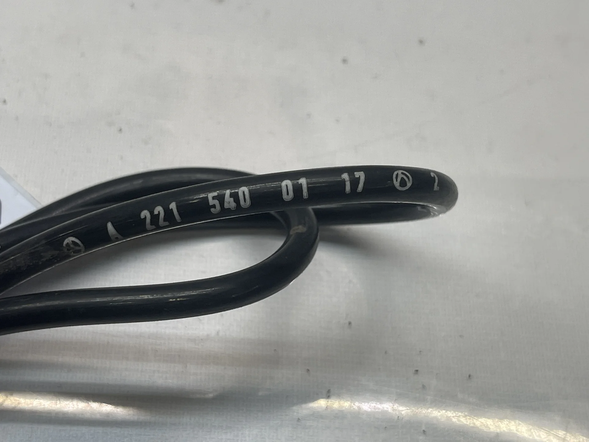 Датчик ABS задний Mercedes-Benz W221 A2215400117 - миниатюра 4