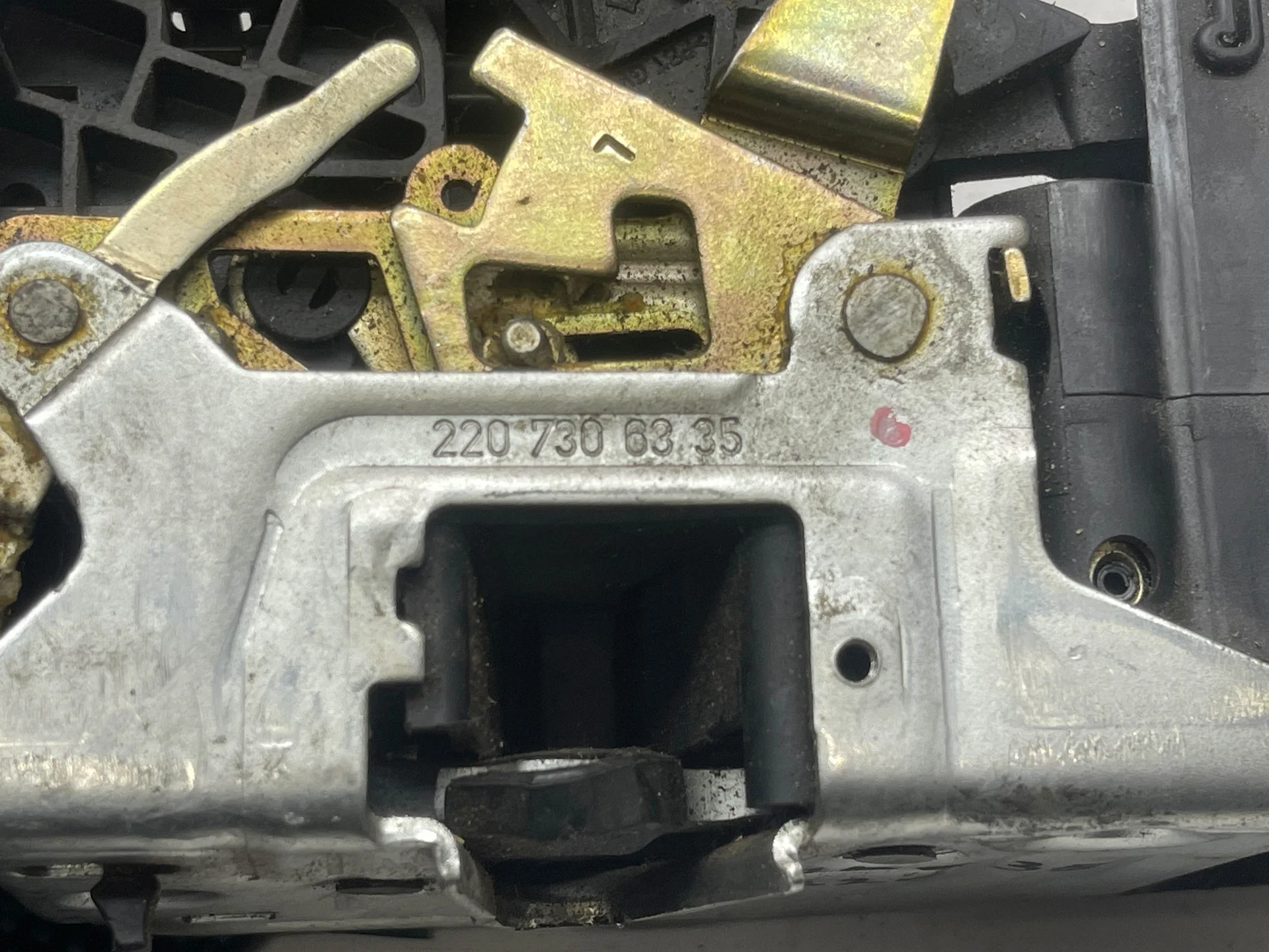 Замок двери задней левой Mercedes-Benz W220  A2207306335 - миниатюра 2