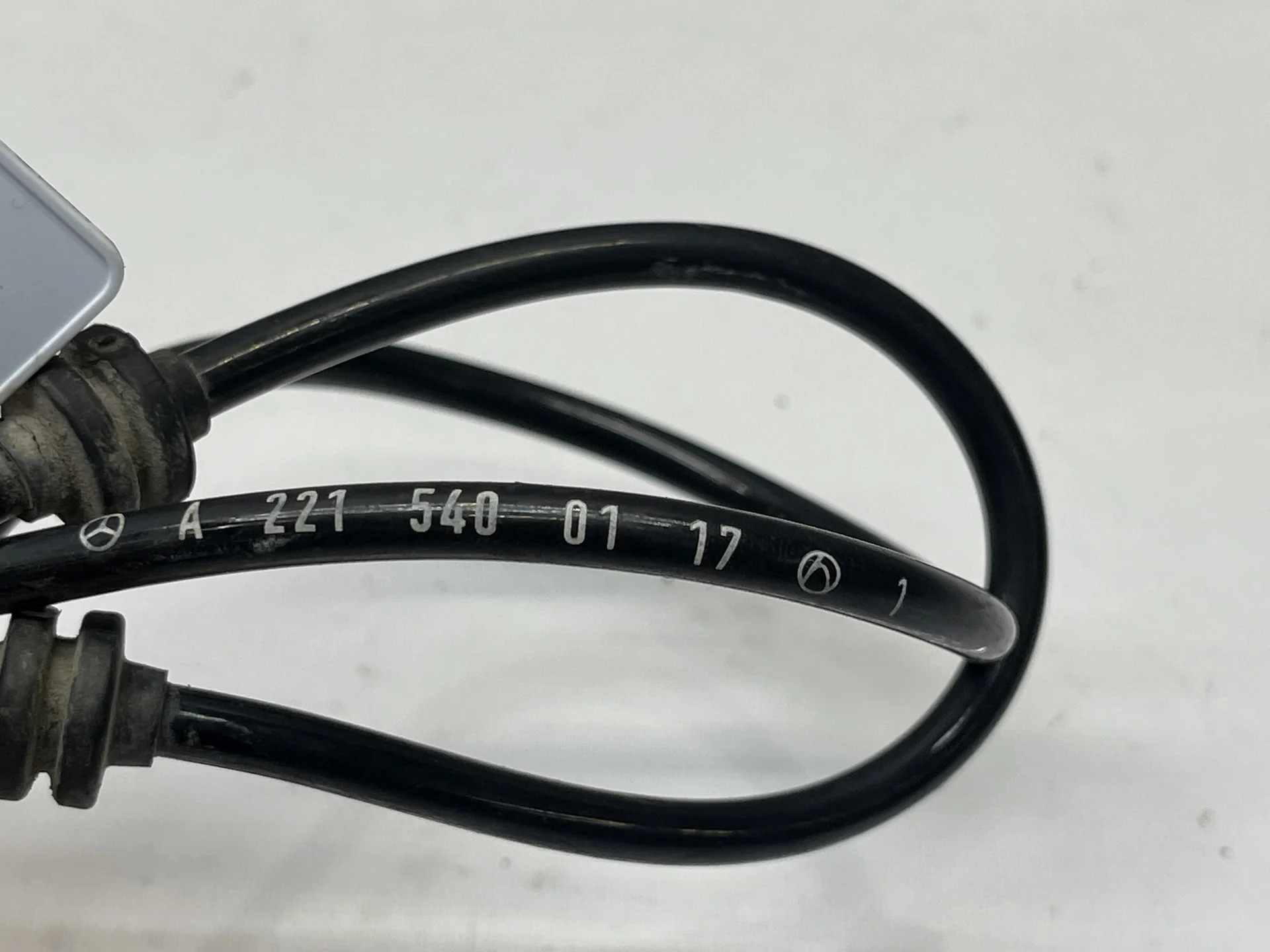 Датчик ABS задний Mercedes-Benz W221 A2215400117 - миниатюра 4