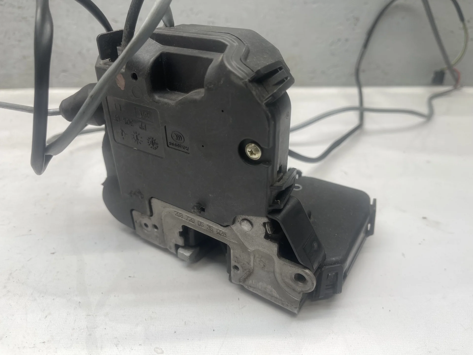 Замок двери передней левой Mercedes-Benz CL203 A2037200535 - миниатюра 4