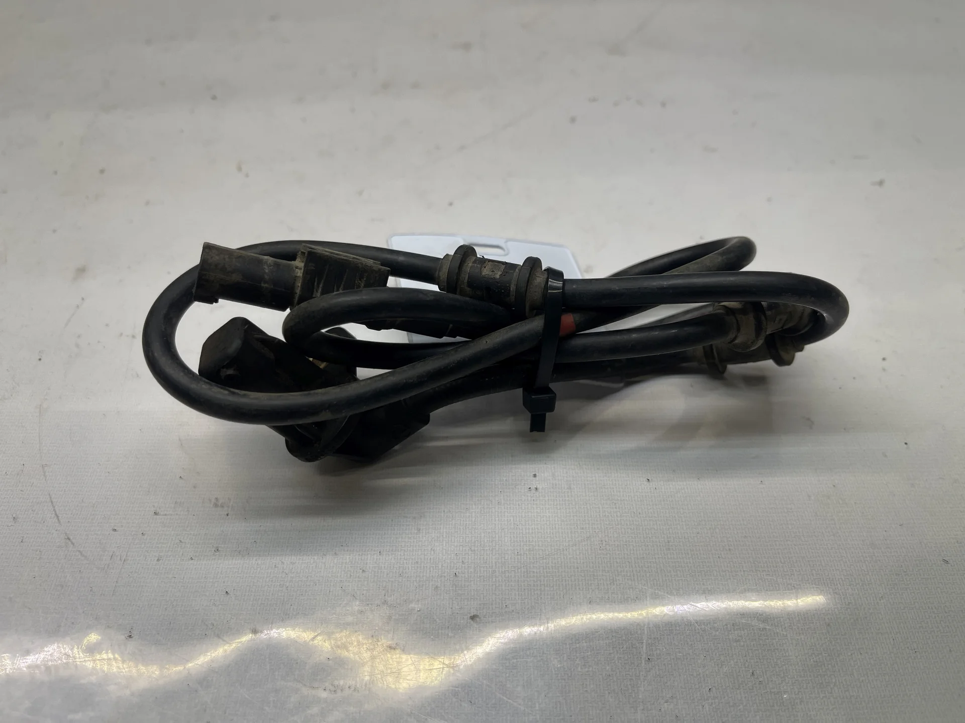 Датчик ABS передний правый Mercedes-Benz W163 A1635421918 - изображение 1