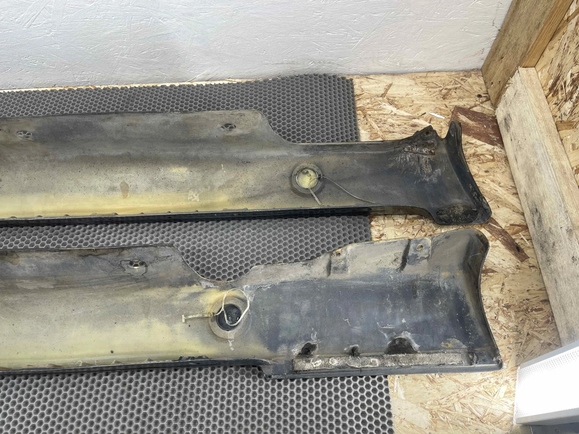 Накладки порогов комплект Mercedes-Benz W210 119 HWA2106980154 - миниатюра 3