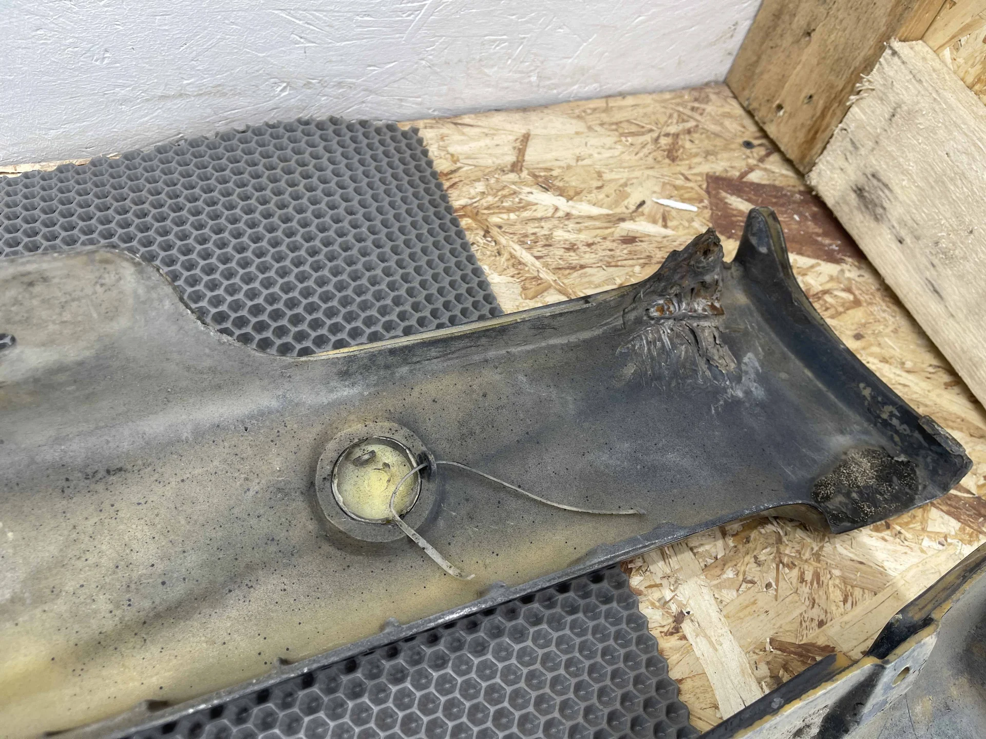 Накладки порогов комплект Mercedes-Benz W210 119 HWA2106980154 - миниатюра 8