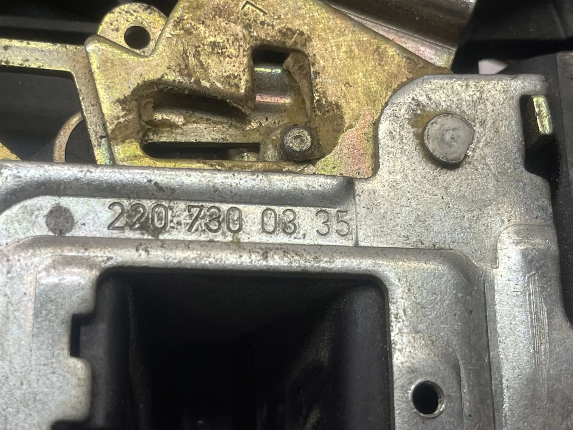 Замок двери задней левой Mercedes-Benz W220 A2207300335 - миниатюра 2