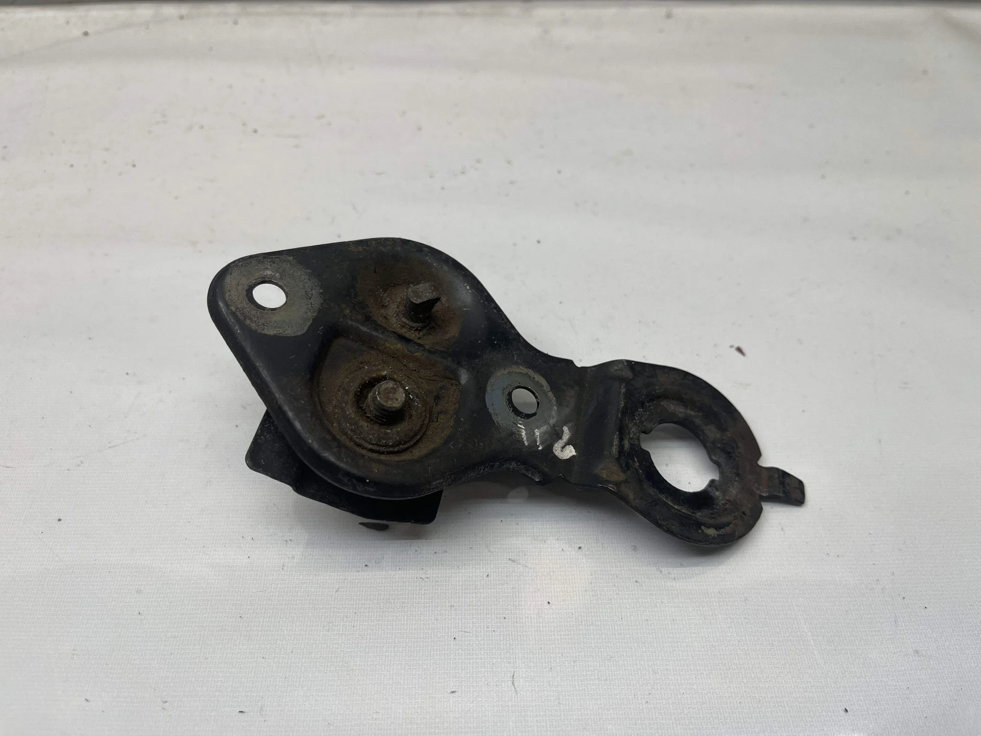 Петля замка капота Mercedes-Benz W211  A2118800360 - миниатюра 2