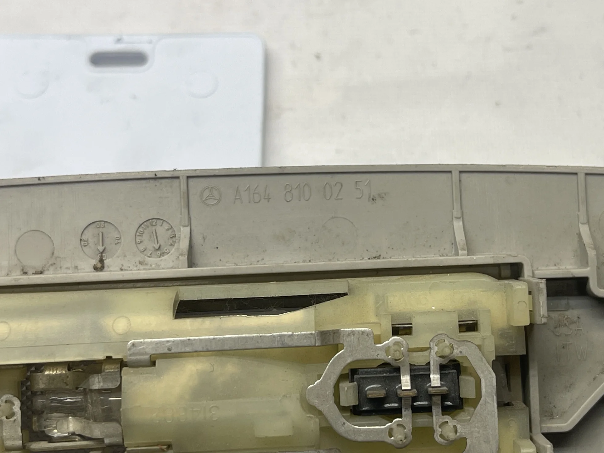 Поручень потолочный задний правый Mercedes-Benz W164  A1648100251 - миниатюра 2