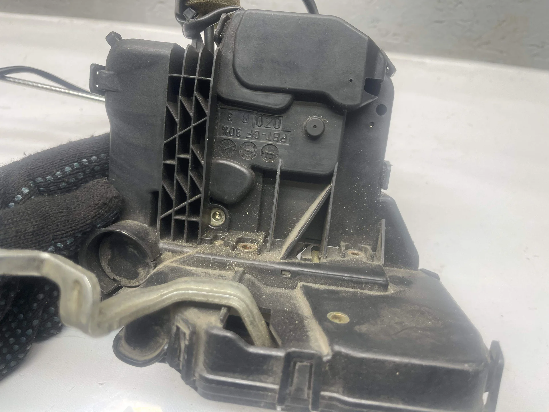 Замок двери передней правой Mercedes-Benz C219  A2197200435 - миниатюра 3