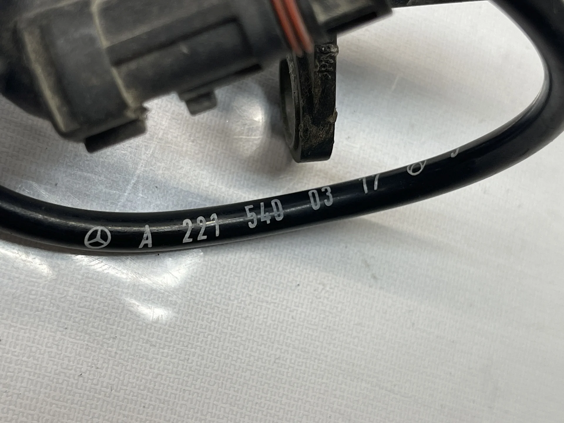 Датчик ABS передний Mercedes-Benz W221 A2215400317 - миниатюра 4