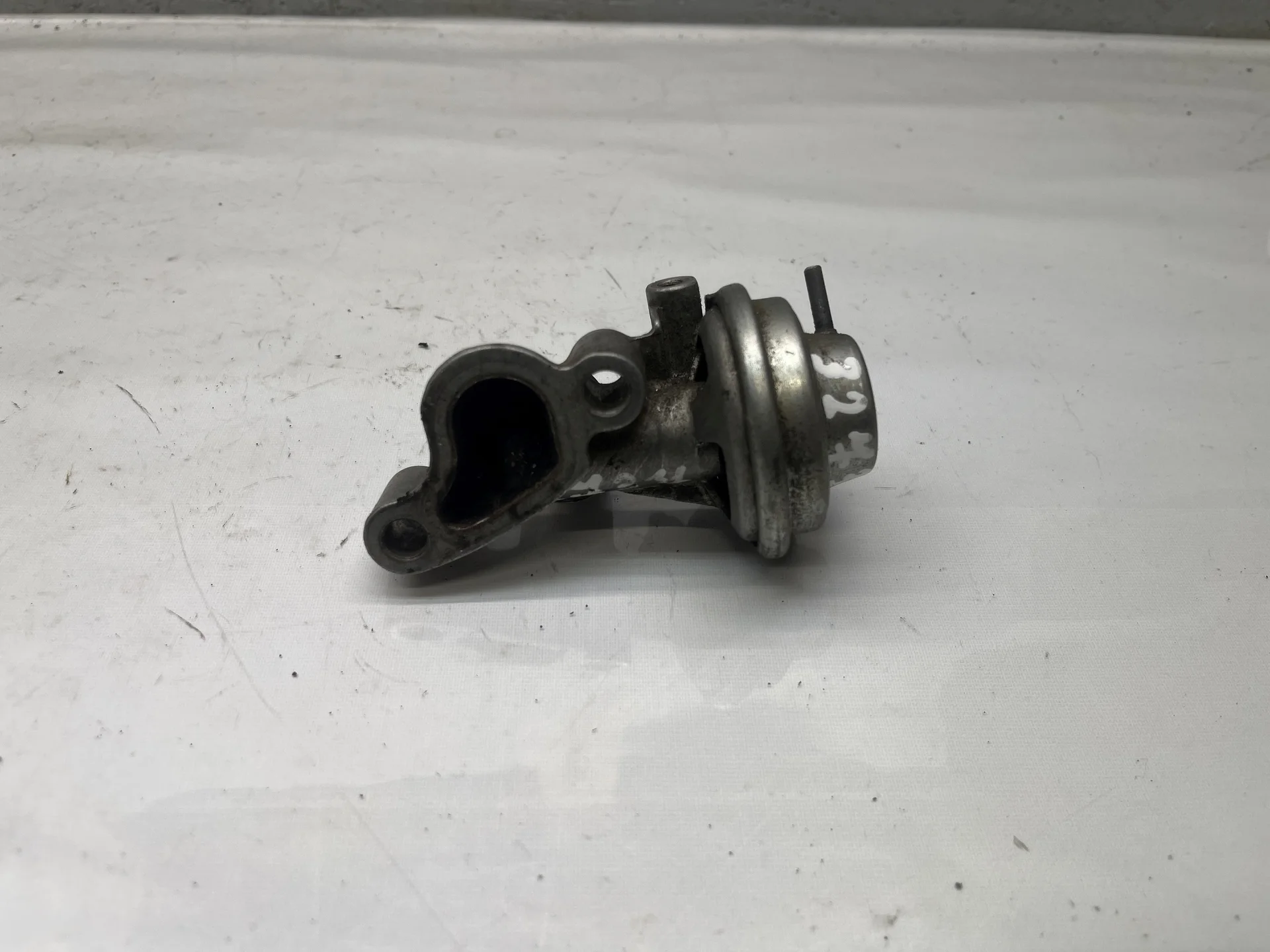 Клапан ЕГР Mercedes-Benz W211 112 A1121400060 - миниатюра 3