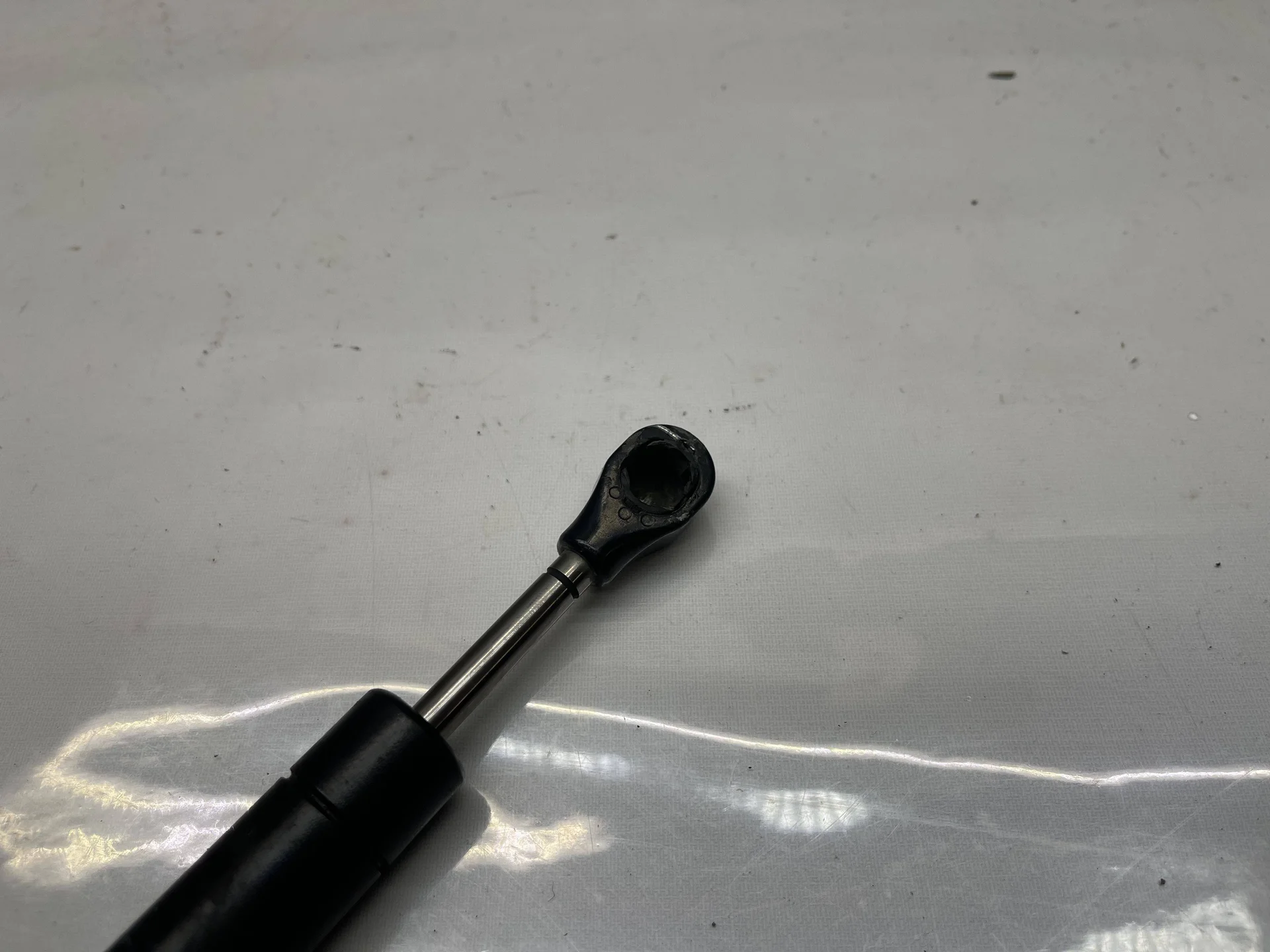 Ограничитель двери передний Mercedes-Benz W221 A2217200016 - миниатюра 3