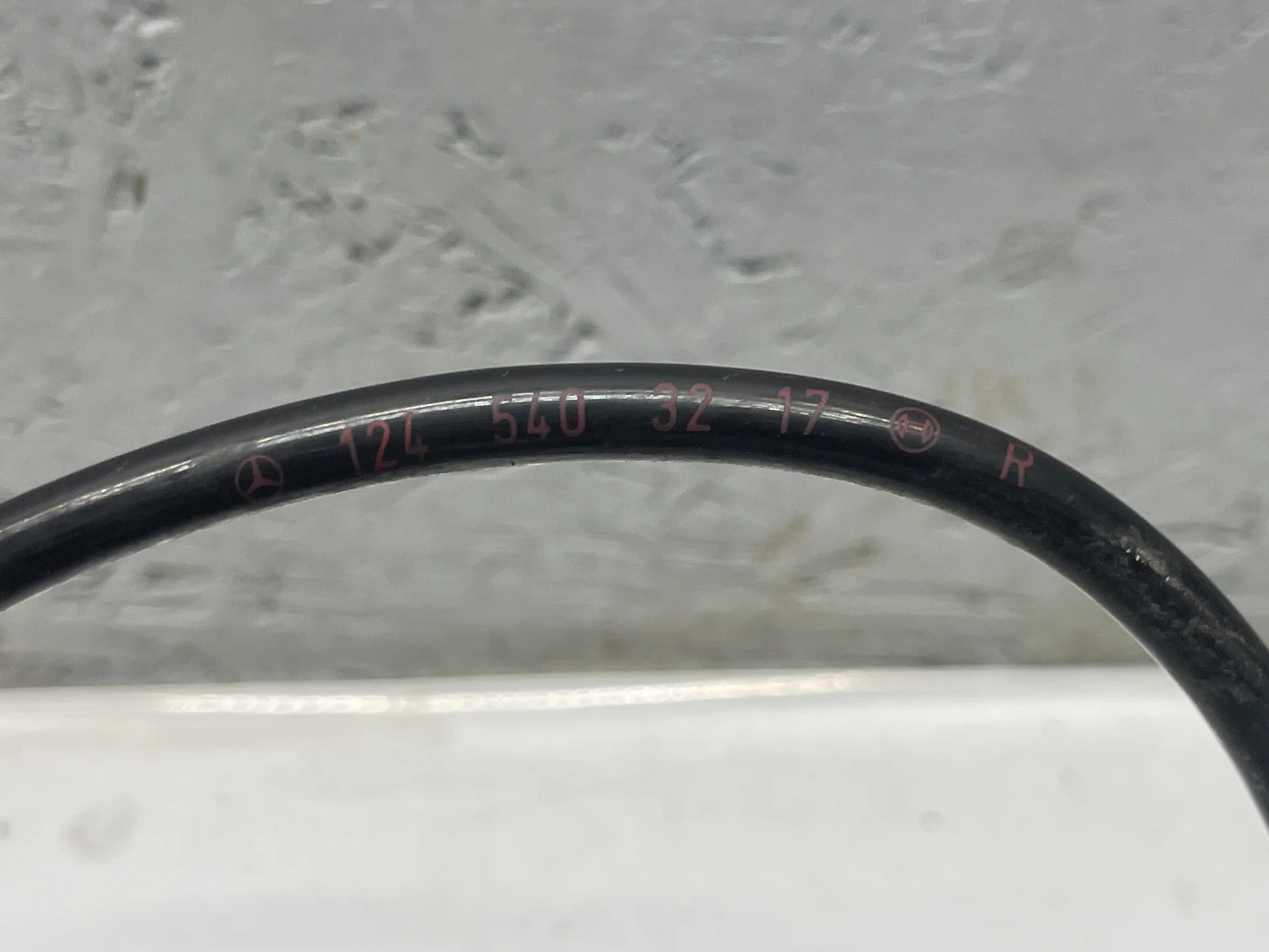 Датчик ABS передний правый Mercedes-Benz W124 A1245403217 - миниатюра 4