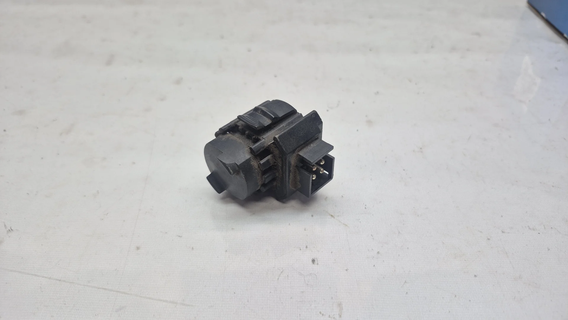Кнопка кикдауна Mercedes-Benz W140 A0025452214 - изображение 1