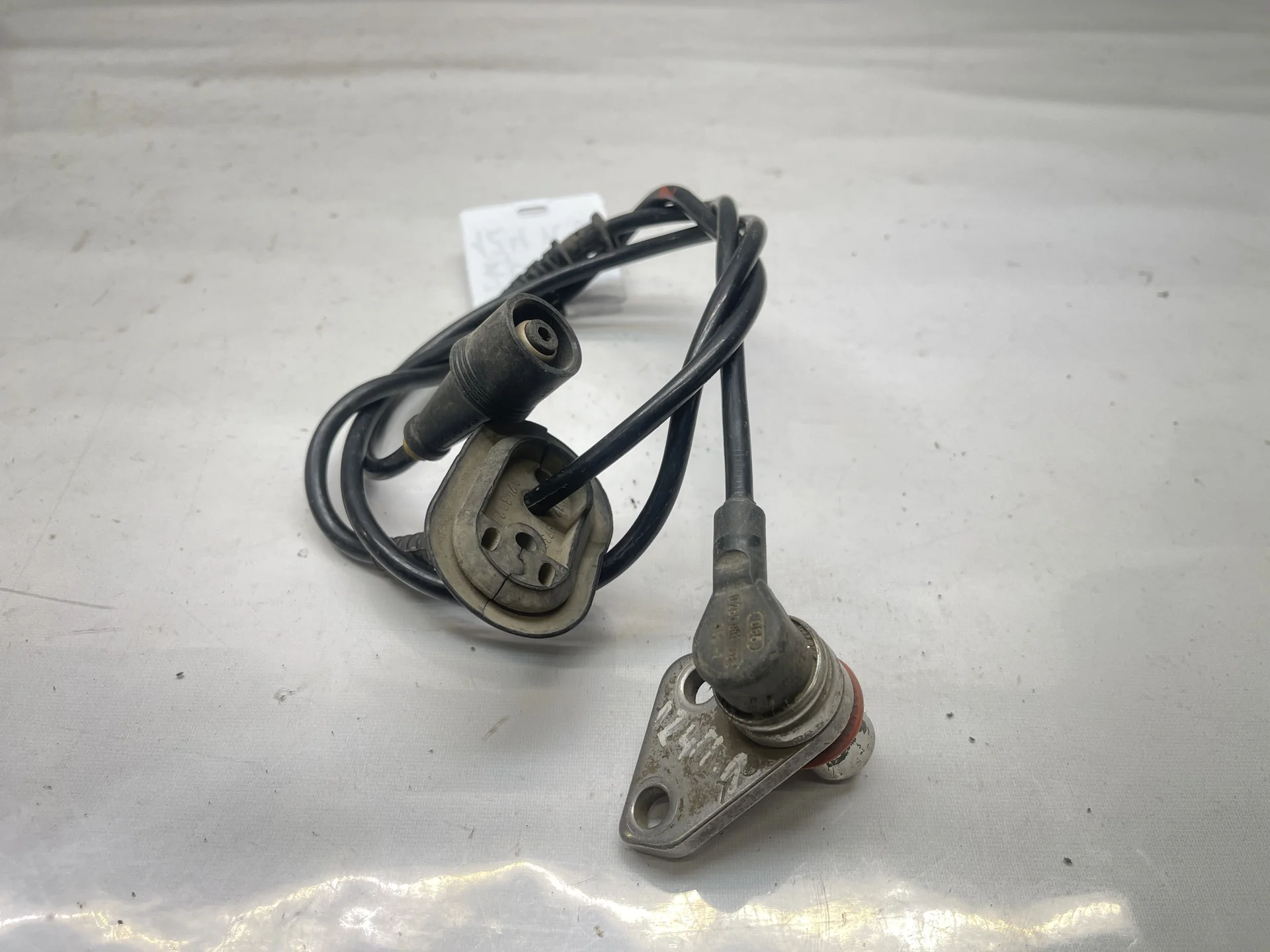 Датчик ABS передний левый Mercedes-Benz W124 A1245401617 - изображение 1