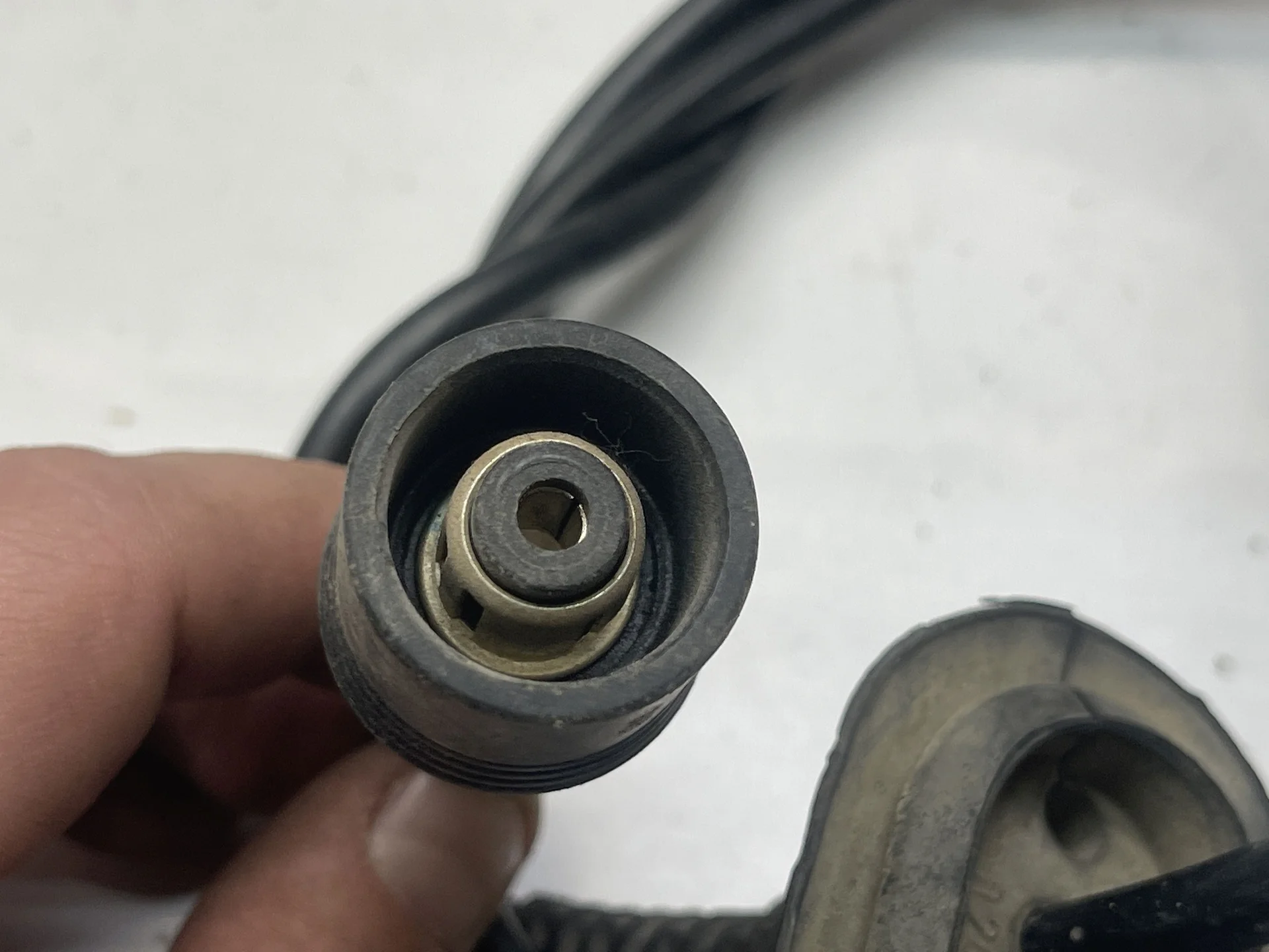 Датчик ABS передний левый Mercedes-Benz W124 A1245401617 - миниатюра 2