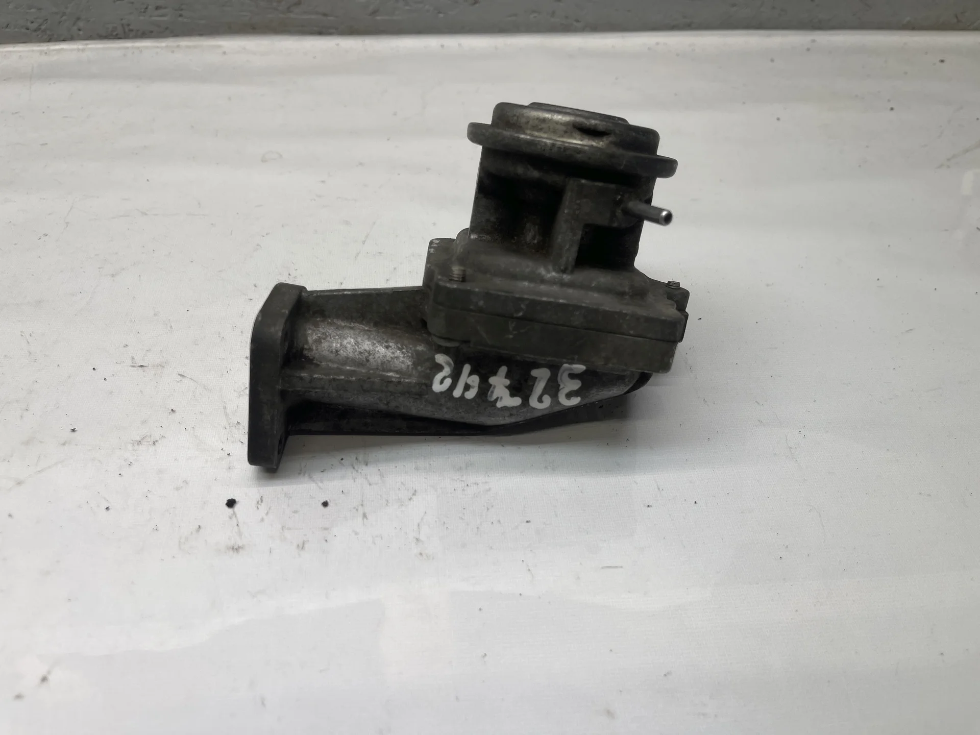 Клапан ЕГР Mercedes-Benz W211 272 A0021407560 - миниатюра 2