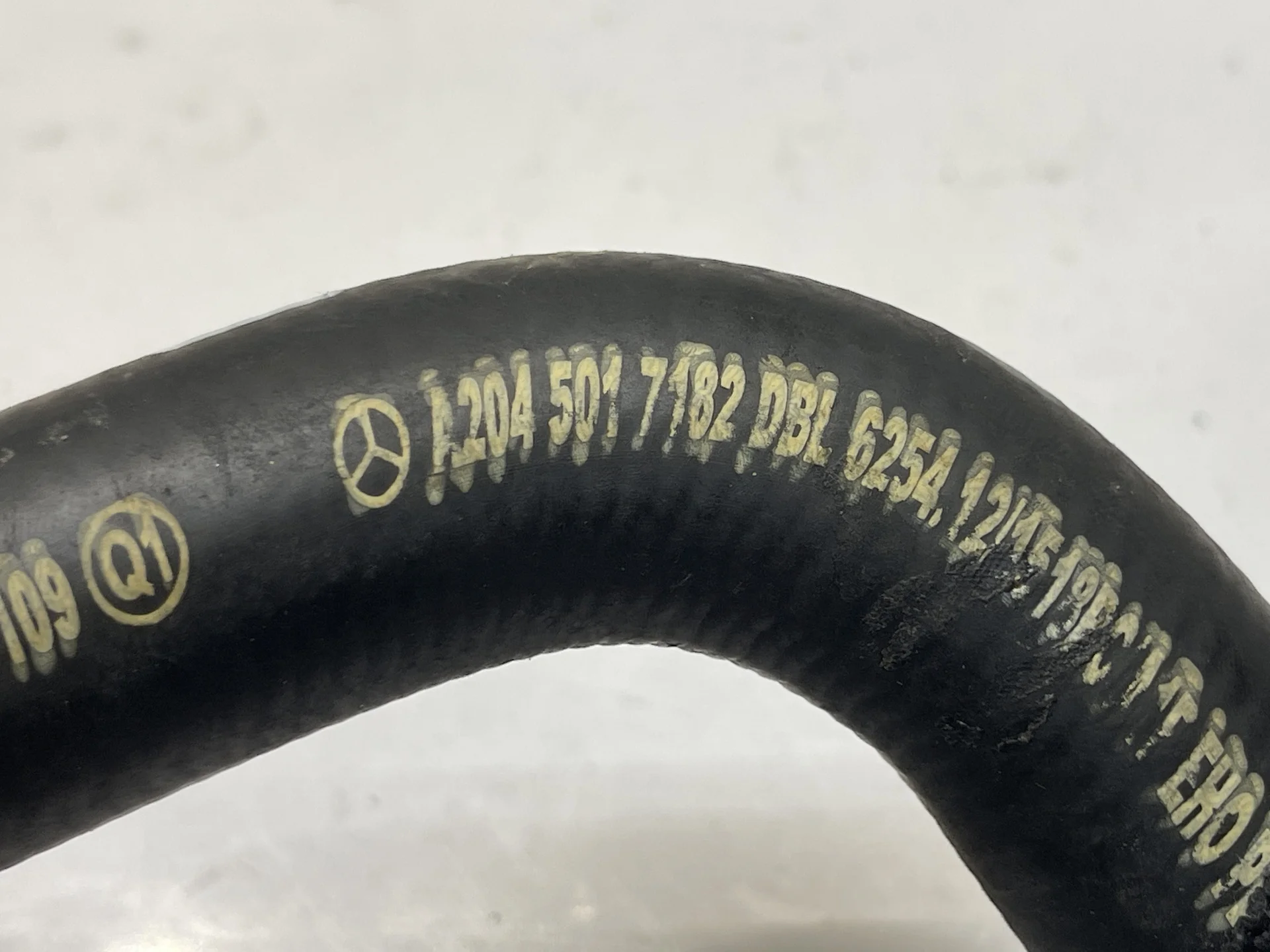 Патрубок системы охлаждения Mercedes-Benz W204 271 A2045017182 - миниатюра 2