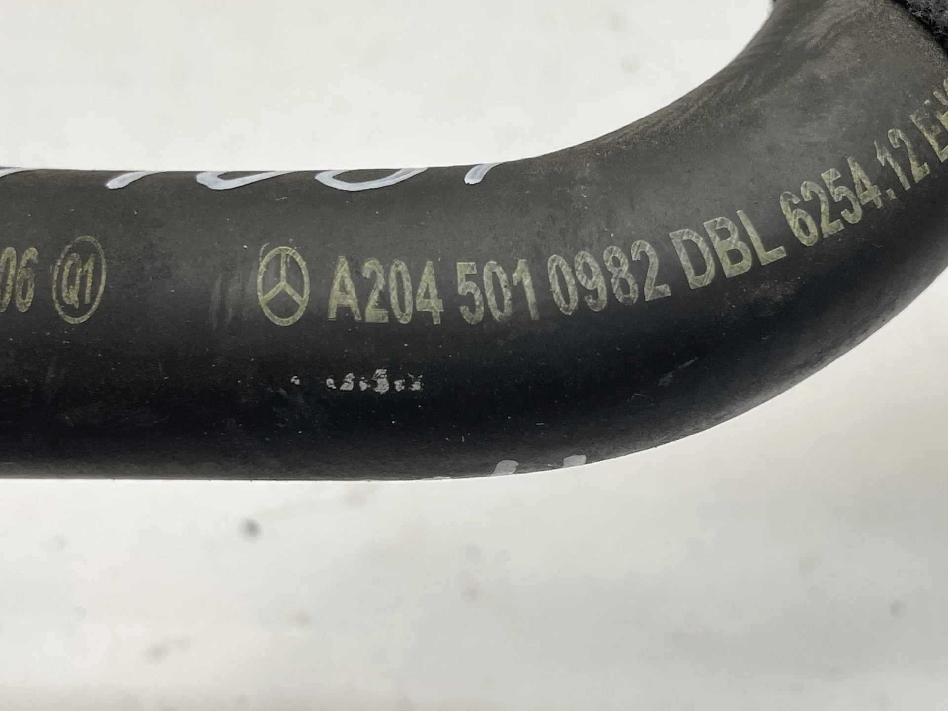 Патрубок системы охлаждения Mercedes-Benz W204 271 A2045010982 - миниатюра 2