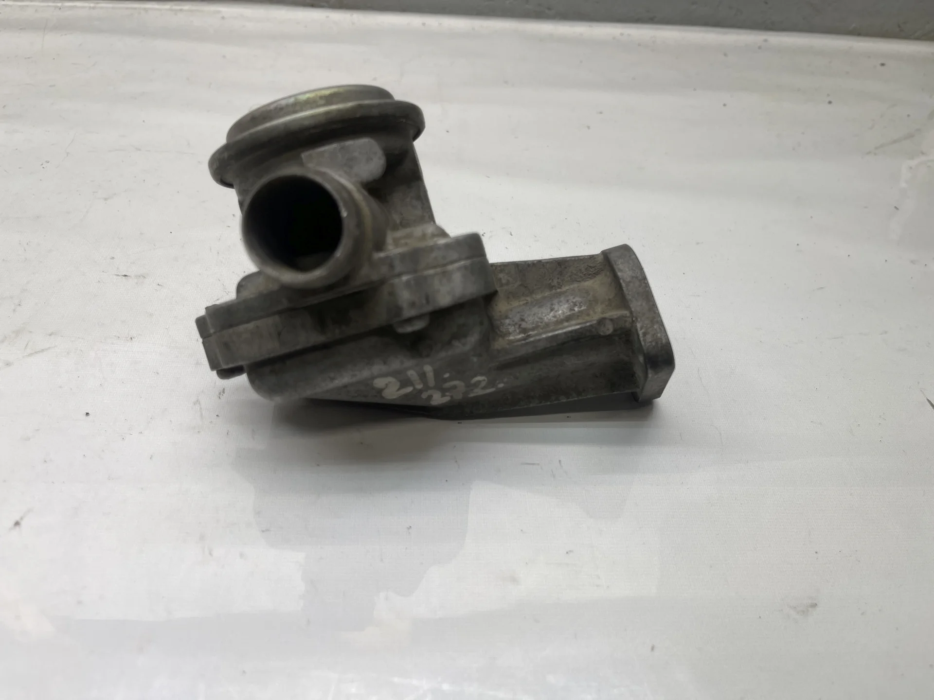 Клапан ЕГР Mercedes-Benz W211 272 A0021407560 - миниатюра 2