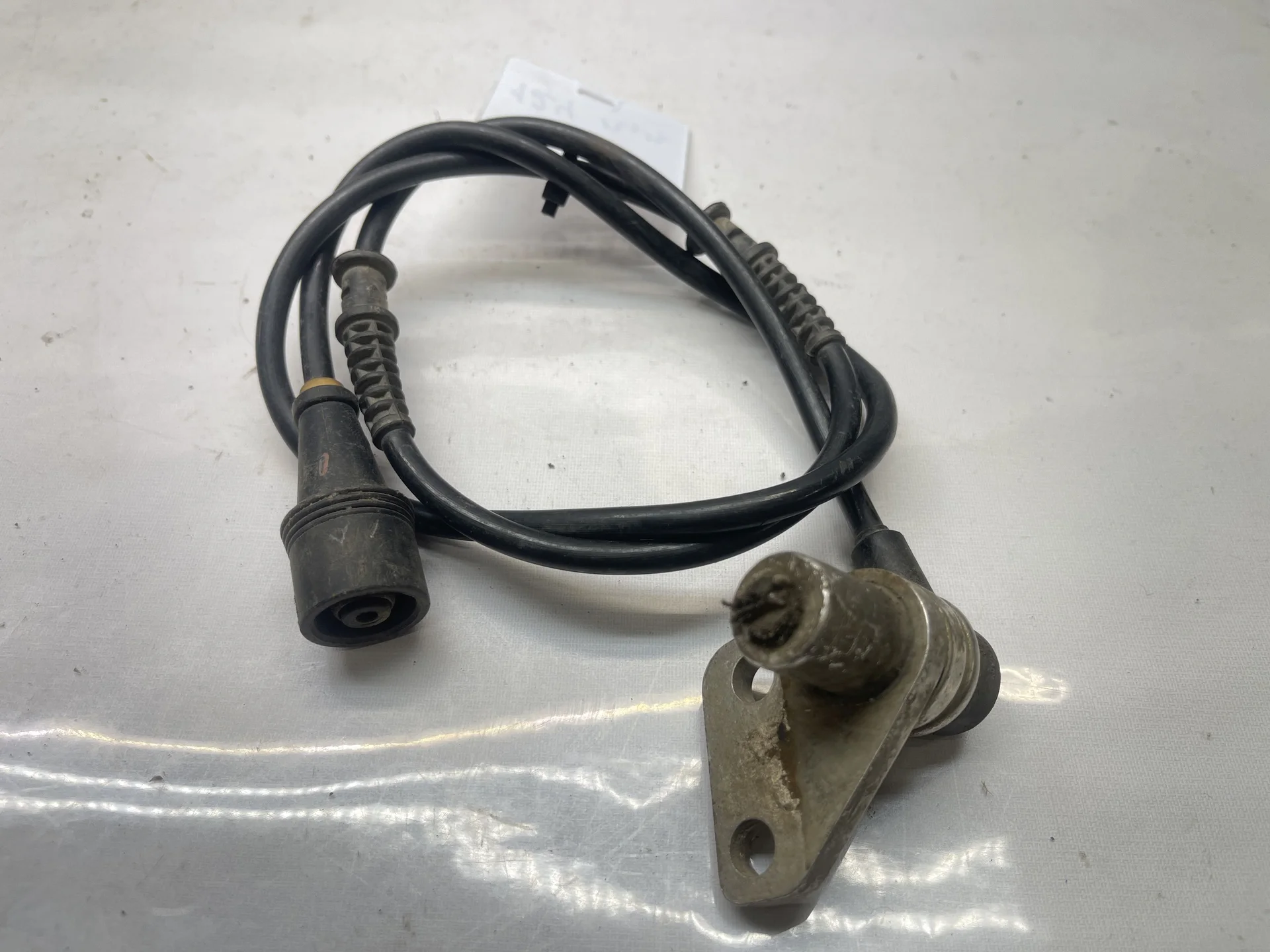 Датчик ABS передний правый Mercedes-Benz W124 A1245401717 - изображение 1