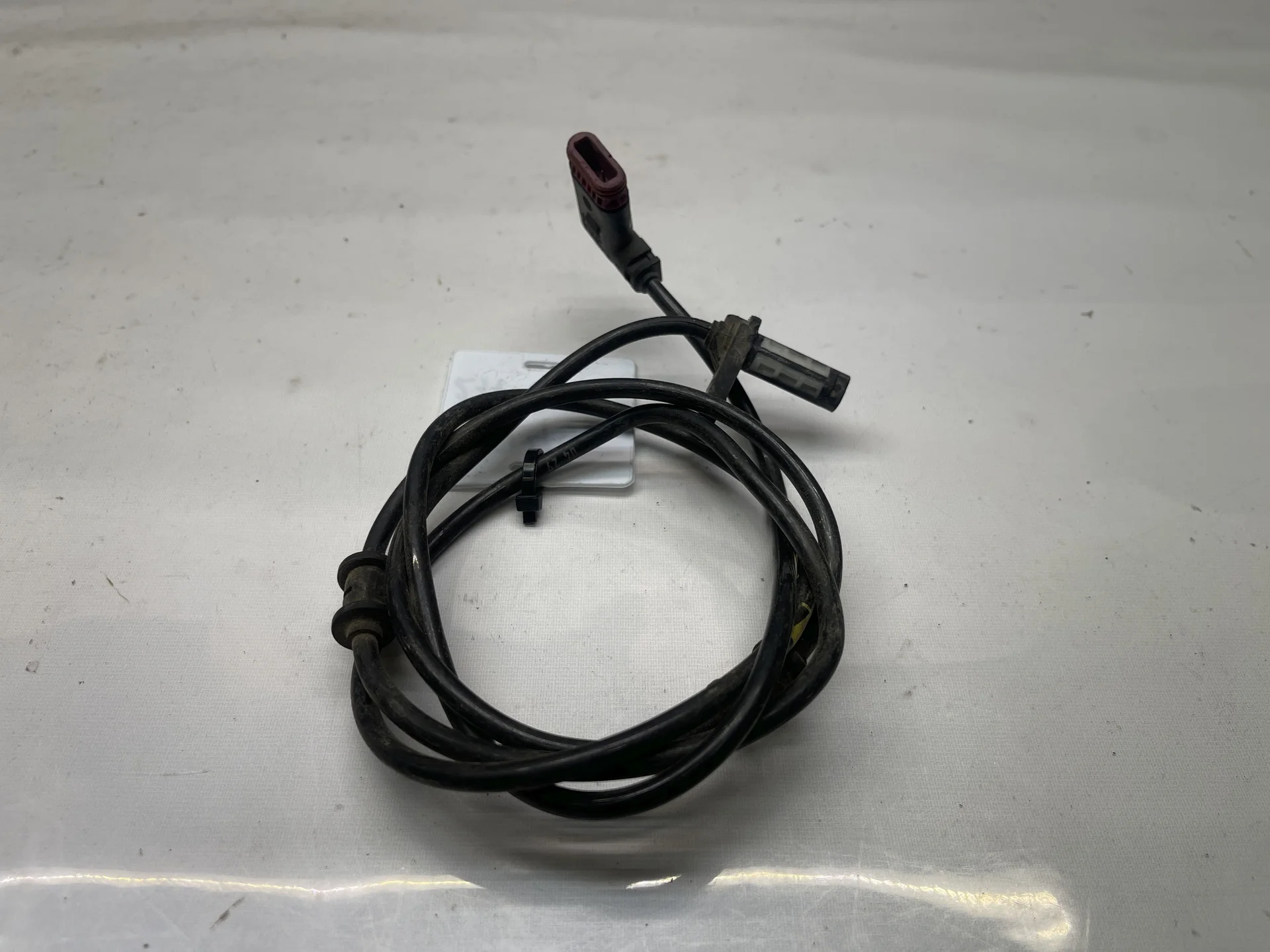 Датчик ABS задний Mercedes-Benz W211 A2115401217 - изображение 1