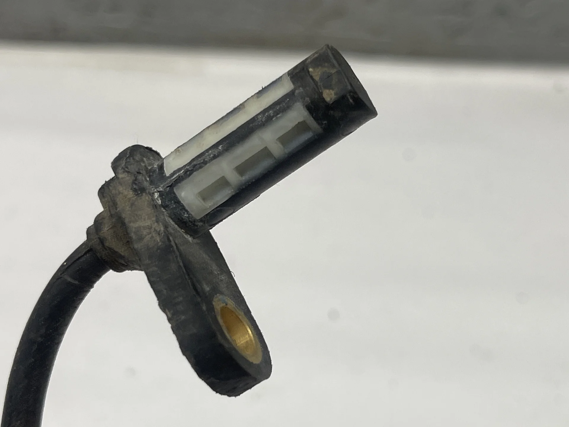 Датчик ABS задний Mercedes-Benz W211 A2115401217 - миниатюра 3