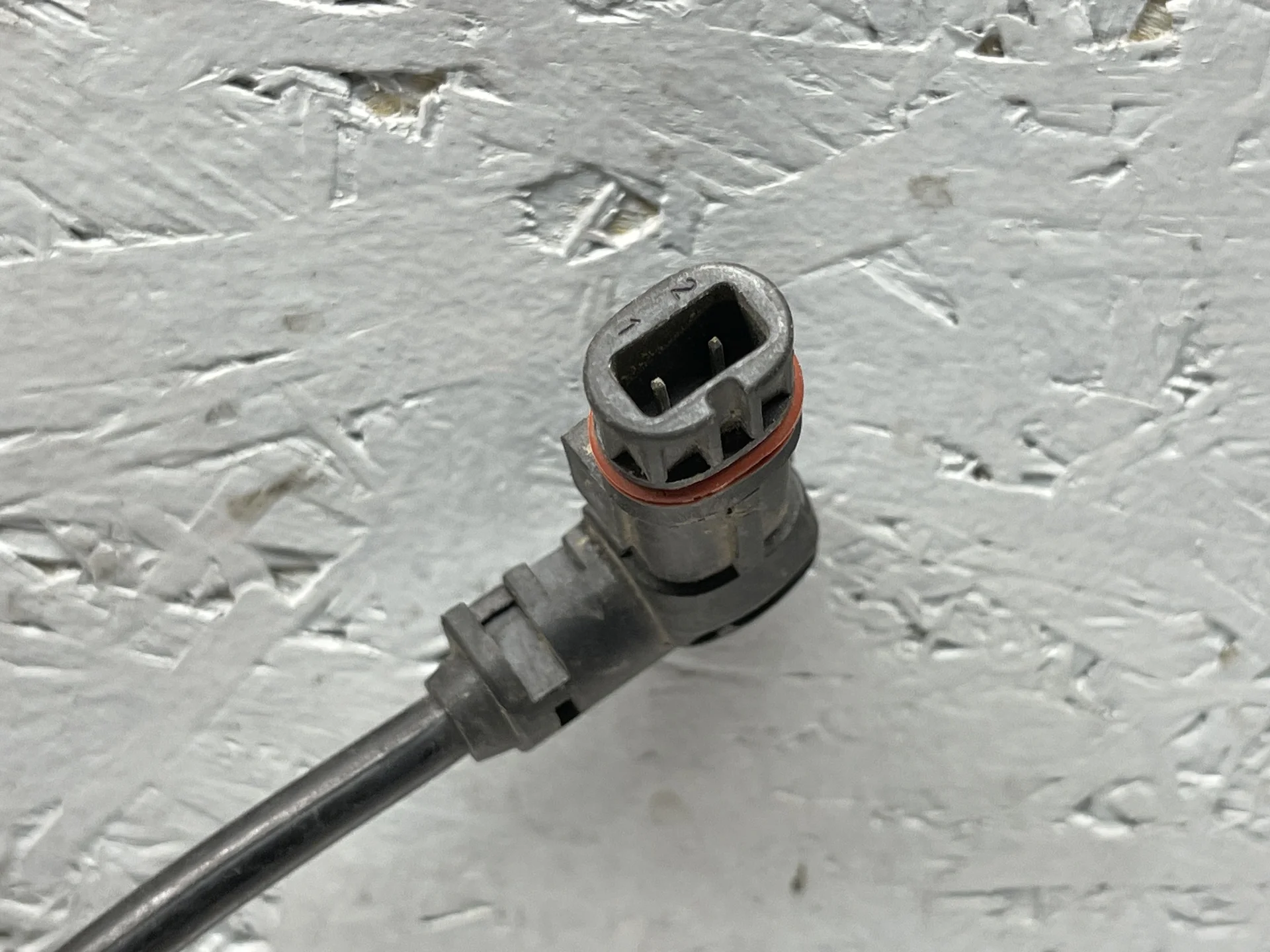 Датчик ABS передний Mercedes-Benz W221  A2215400317 - миниатюра 2