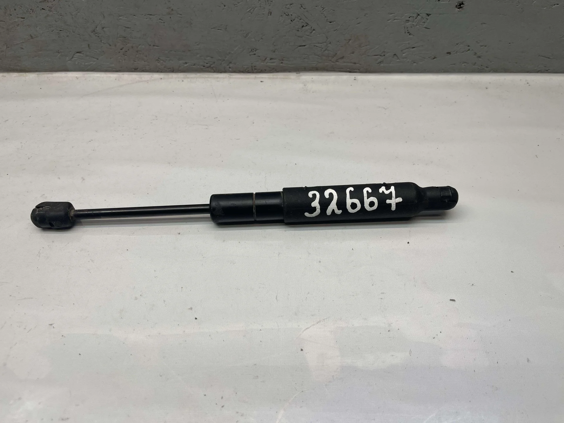 Амортизатор капота Mercedes-Benz W221 A2218800329 - изображение 1