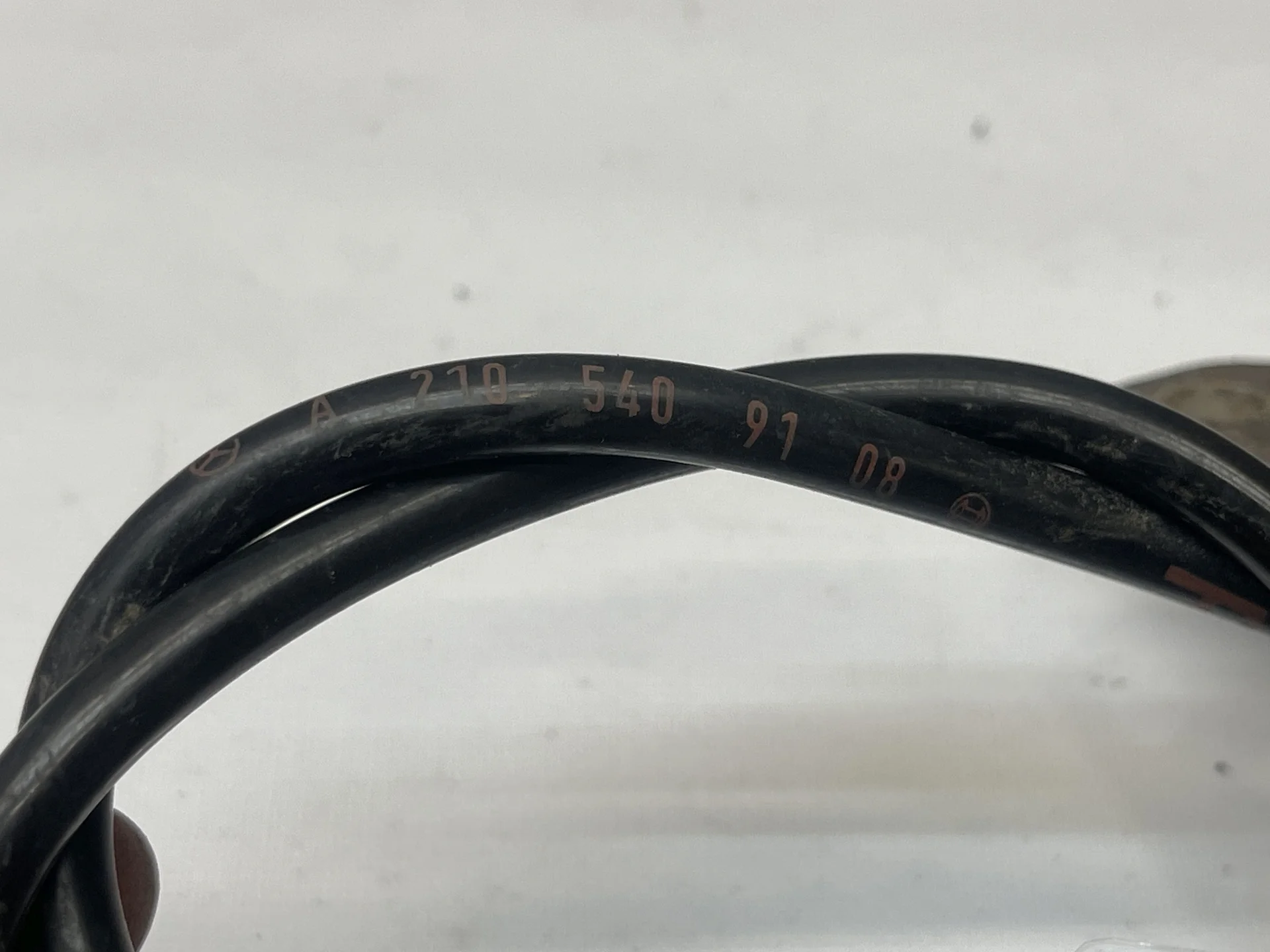 Датчик ABS передний правый Mercedes-Benz W210  A2105409108 - миниатюра 4