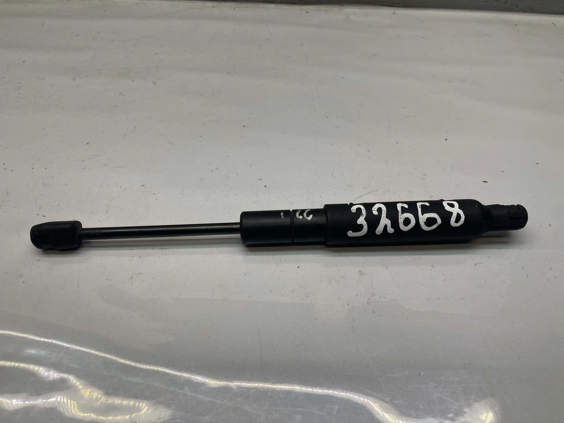 Амортизатор капота Mercedes-Benz W221 A2218800329 - изображение 1