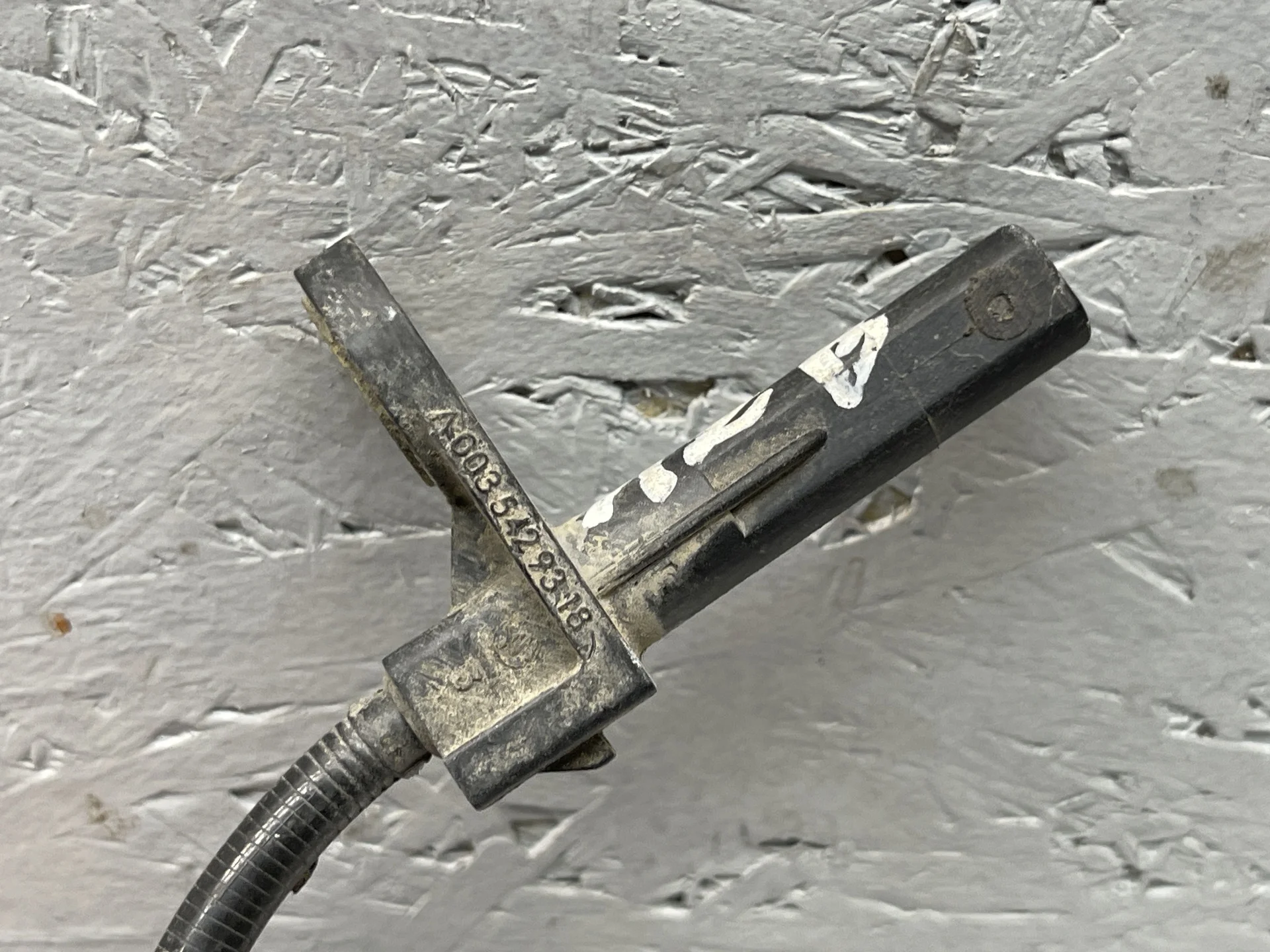 Датчик ABS передний Mercedes-Benz W221 A2215400317 - миниатюра 3
