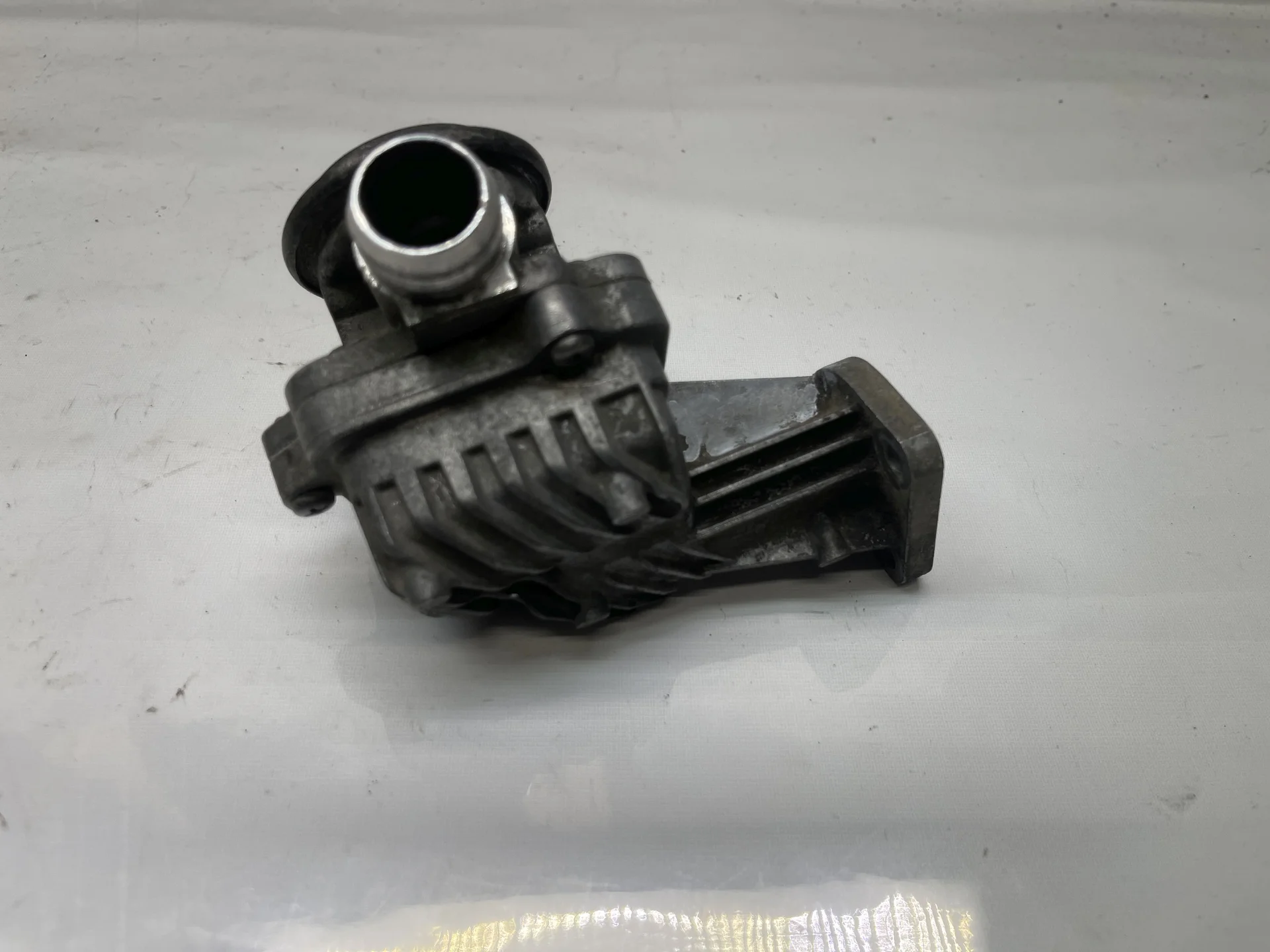 Клапан ЕГР Mercedes-Benz W211 272 A0021408360 - миниатюра 2