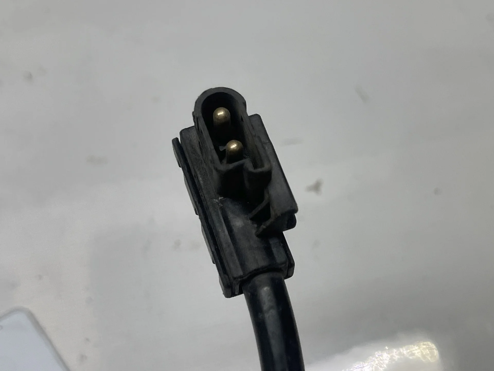 Проводка датчика износа задних колодок Mercedes-Benz W210 A2105409308 - миниатюра 2